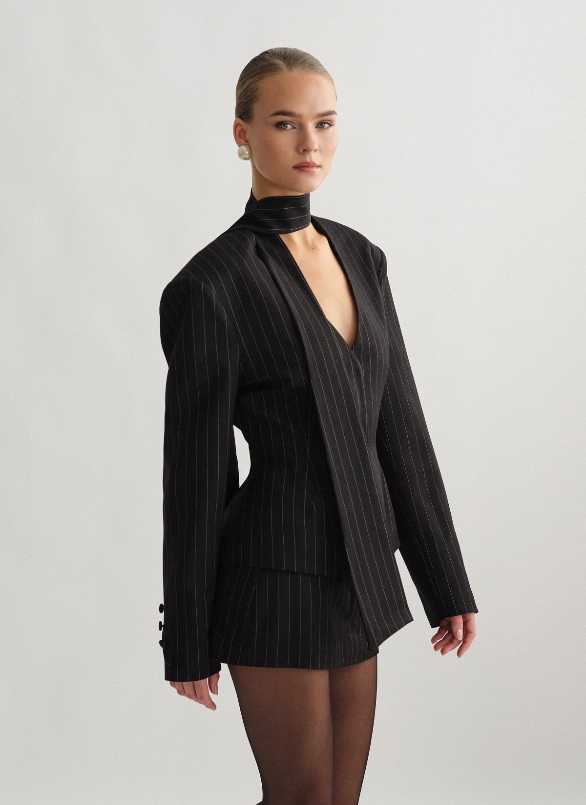 Fitted striped blazer-11