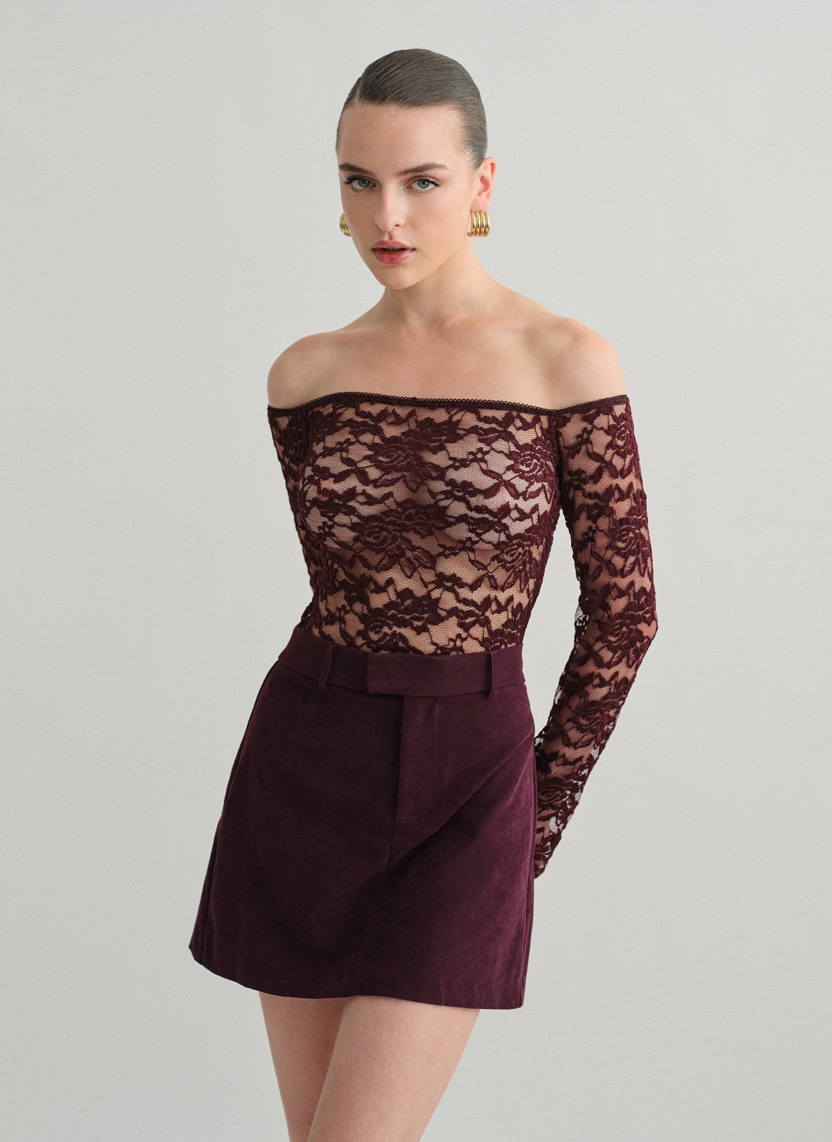 Off-shoulder κορμάκι με δαντέλα-8