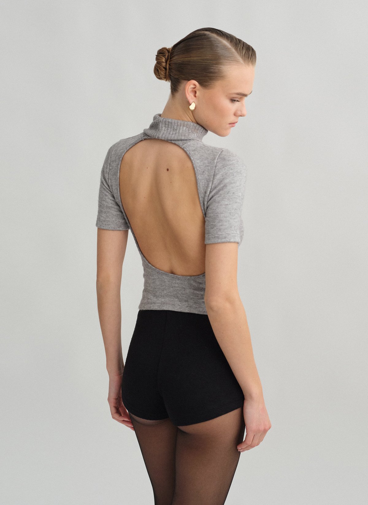 Πλεκτή μπλούζα με άνοιγμα στην πλάτη-10