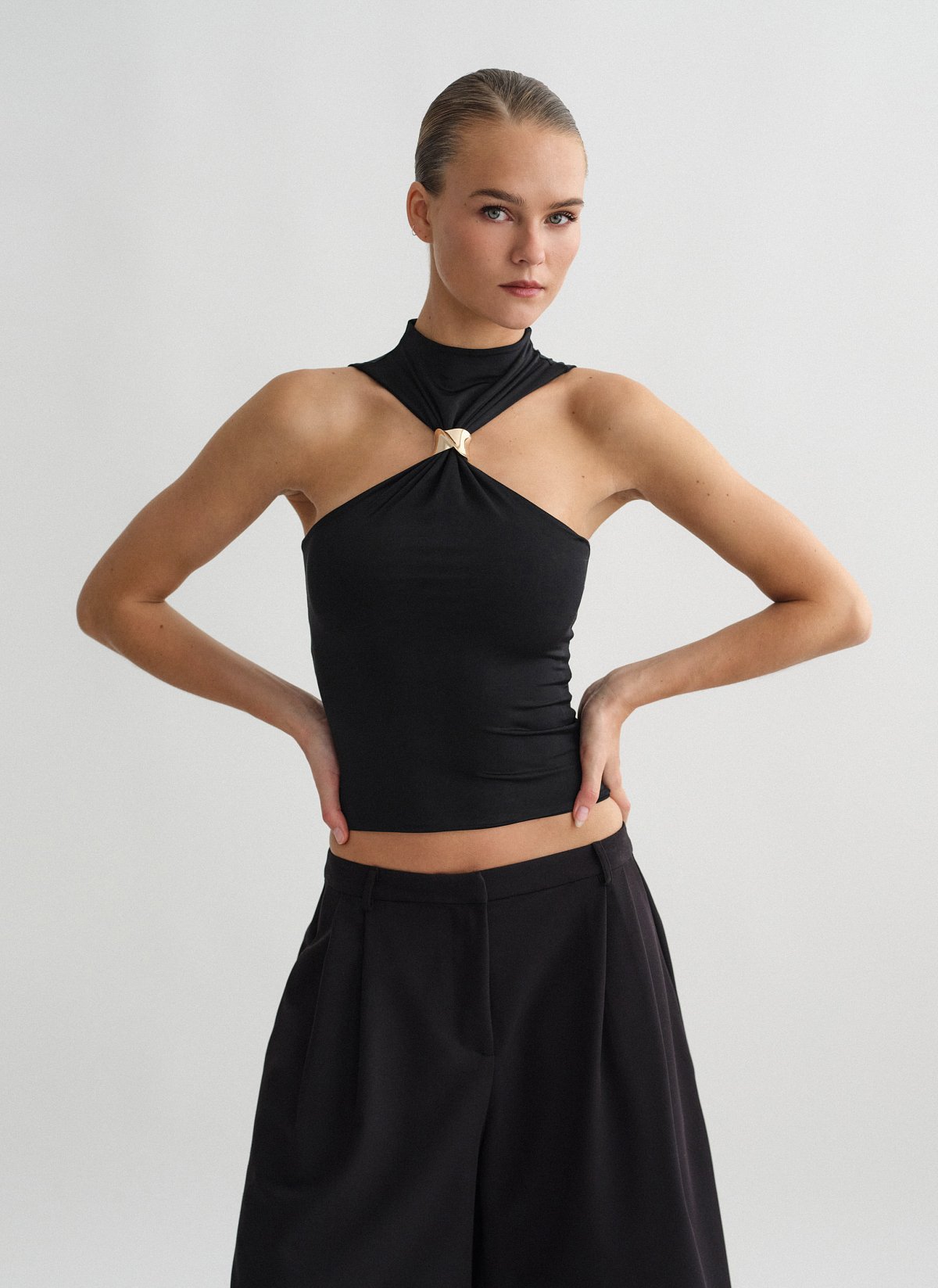 Sleeveless top with metallic detail-5