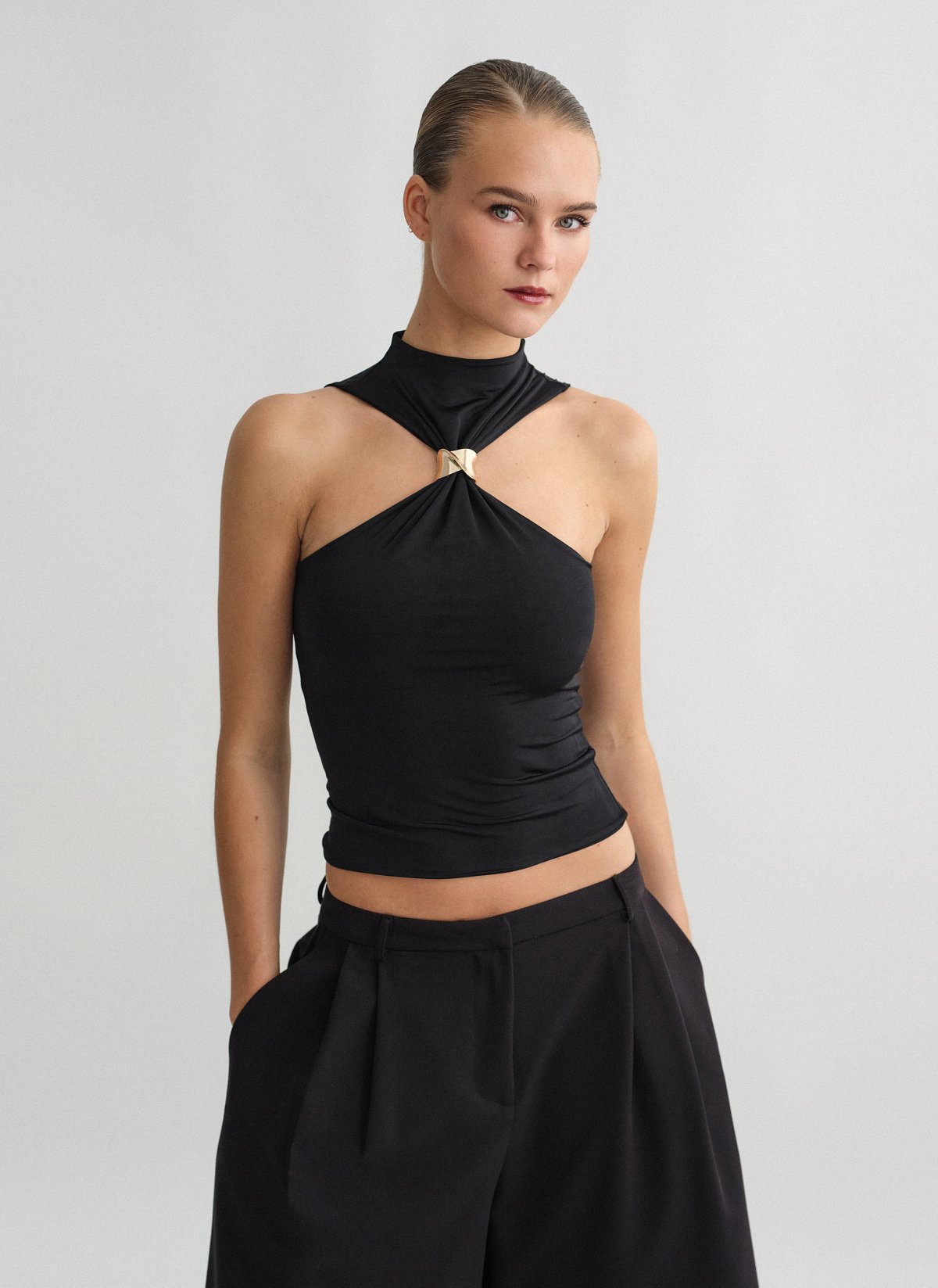 Sleeveless top with metallic detail-4