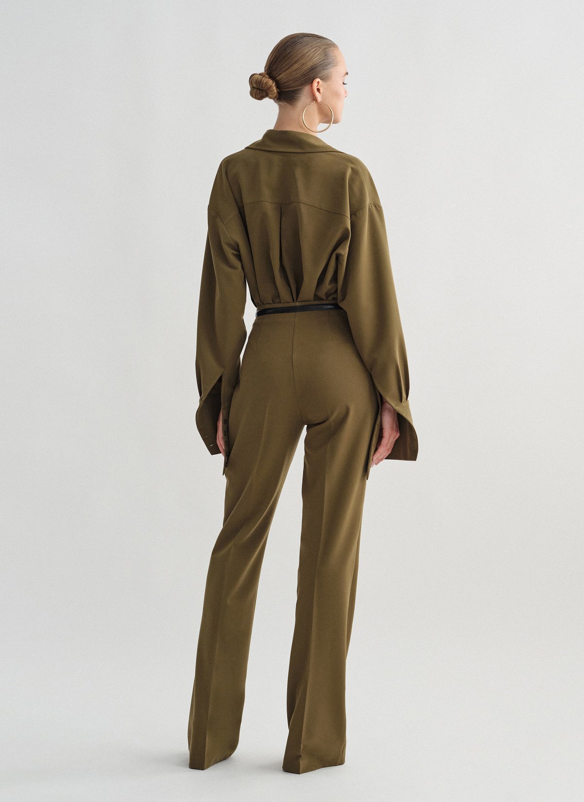 Γυναικείο ψηλόμεσο υφασμάτινο παντελόνι με διακοσμητικές ραφές