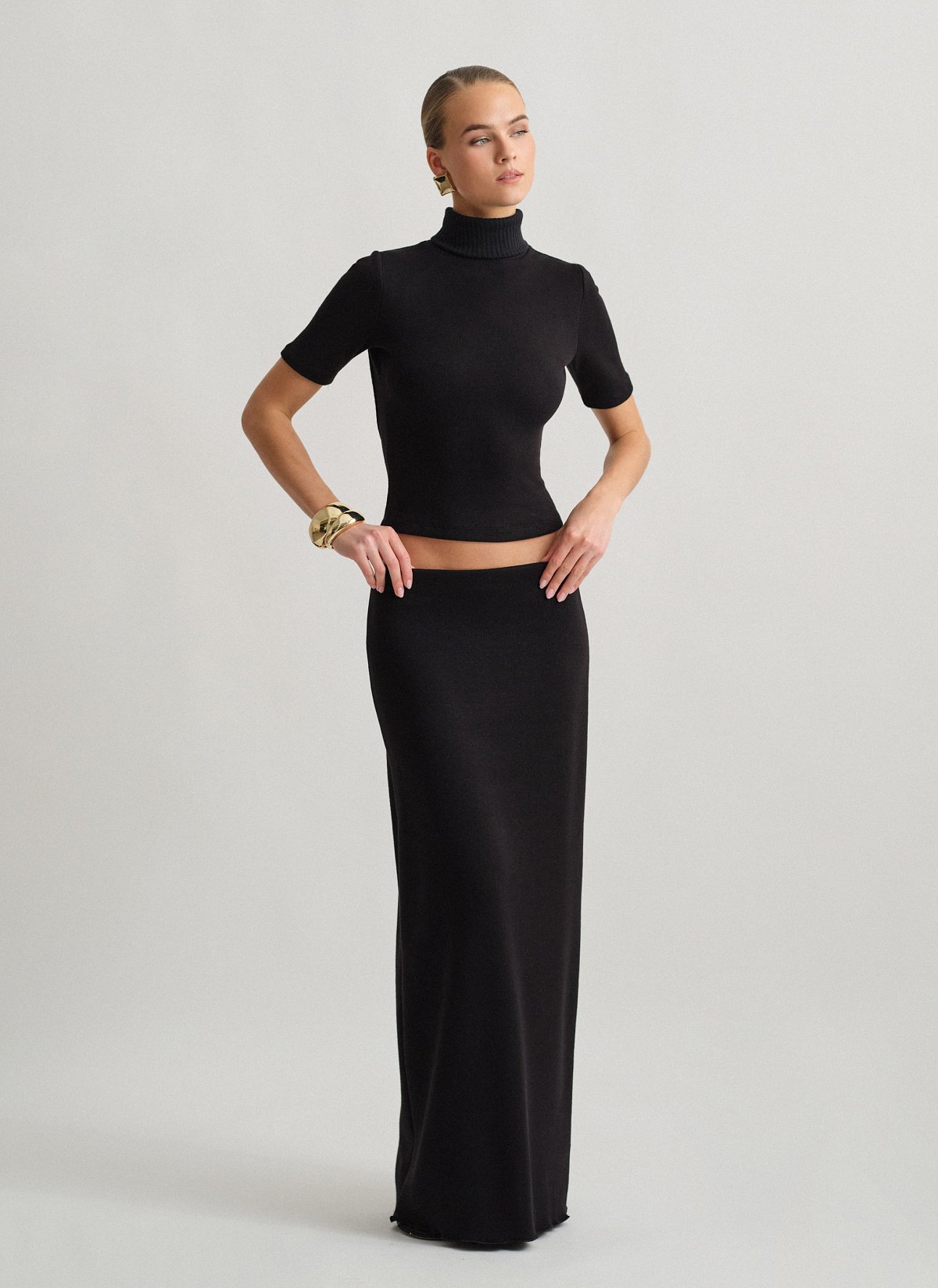 Γυναικεία πλεκτή μακριά φούστα με λάστιχο