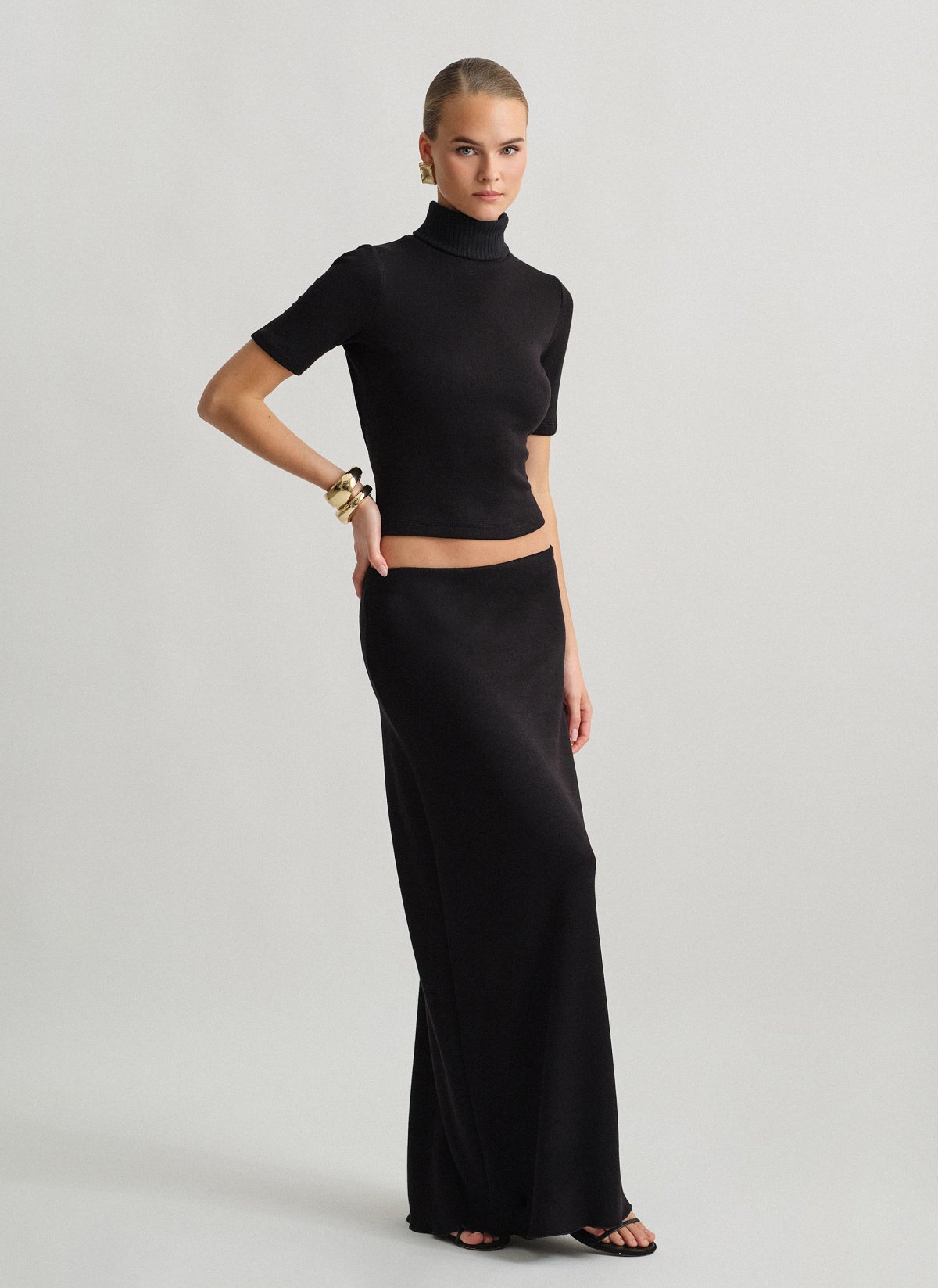 Γυναικεία πλεκτή μακριά φούστα με λάστιχο