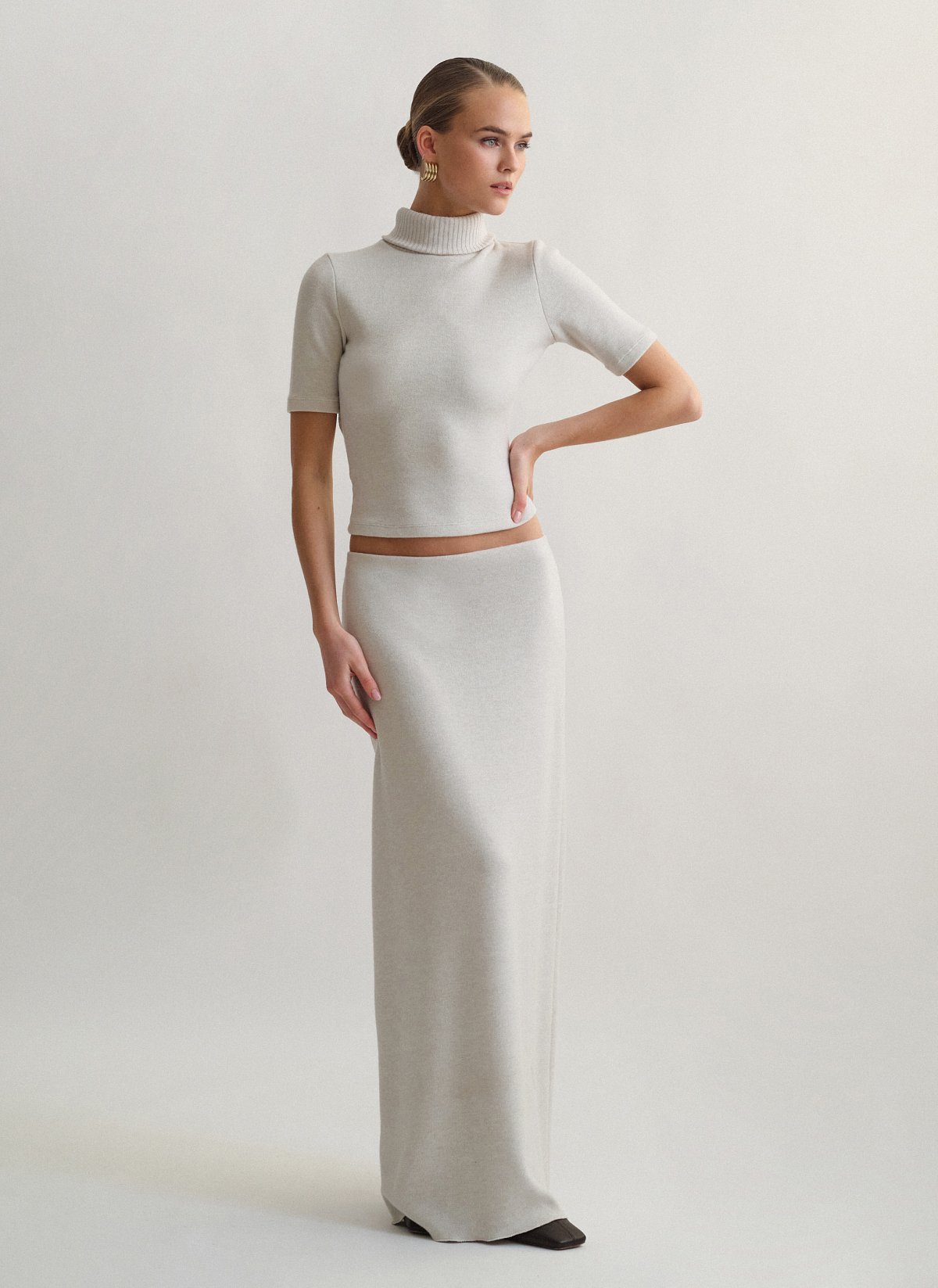 Γυναικεία πλεκτή μακριά φούστα με λάστιχο