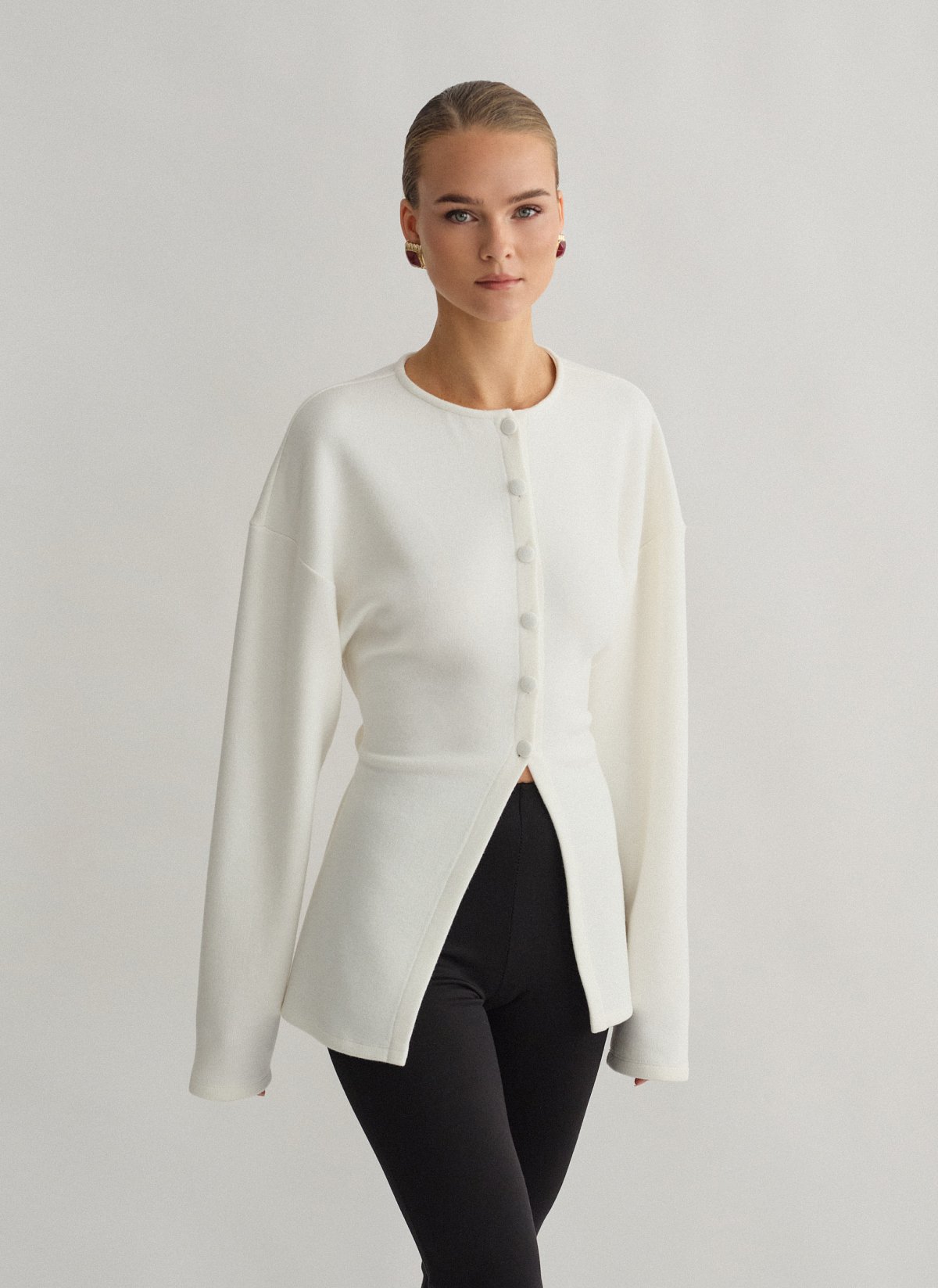 Γυναικεία πλεκτή μακρυμάνικη ζακέτα με δέσιμο