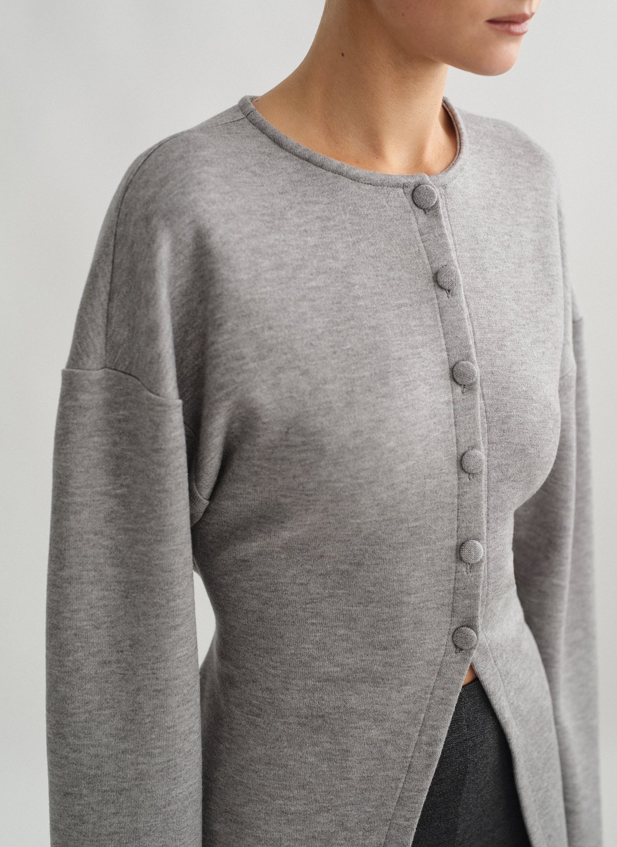 Γυναικεία πλεκτή μακρυμάνικη ζακέτα με δέσιμο