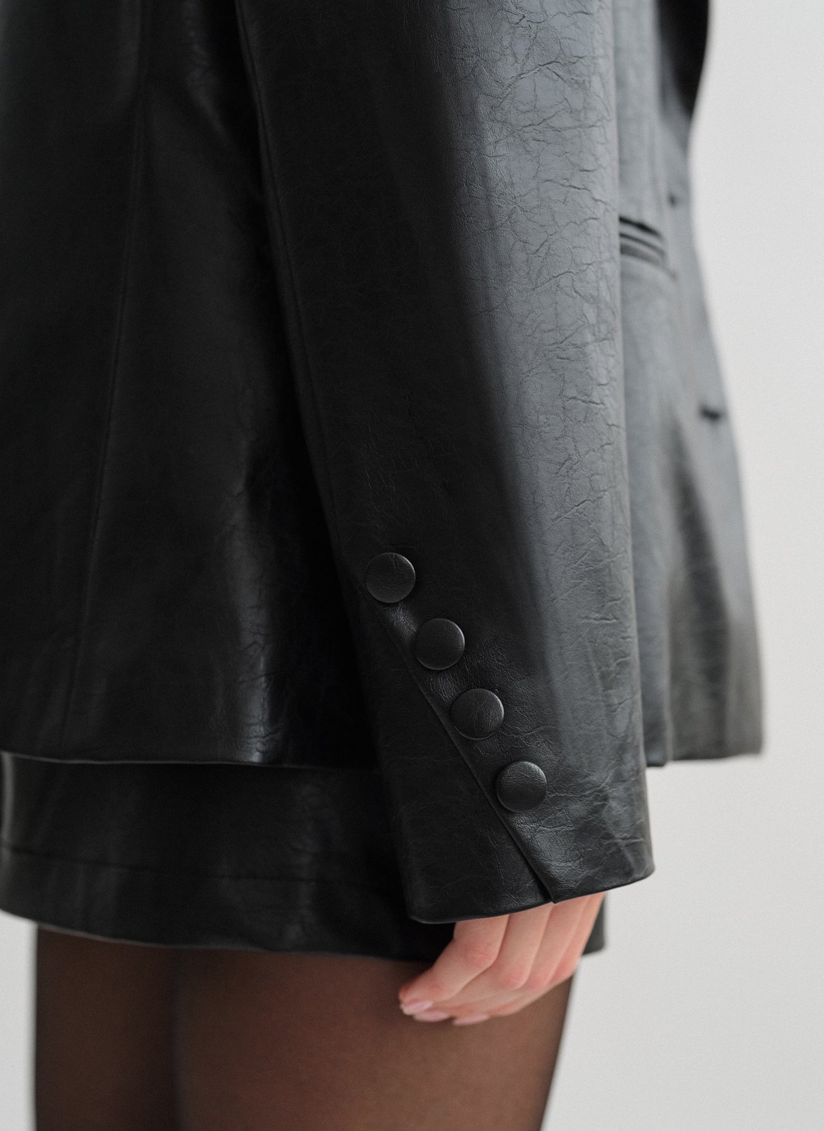 Γυναικείο oversized μπλέιζερ μπλέιζερ με δερμάτινη όψη