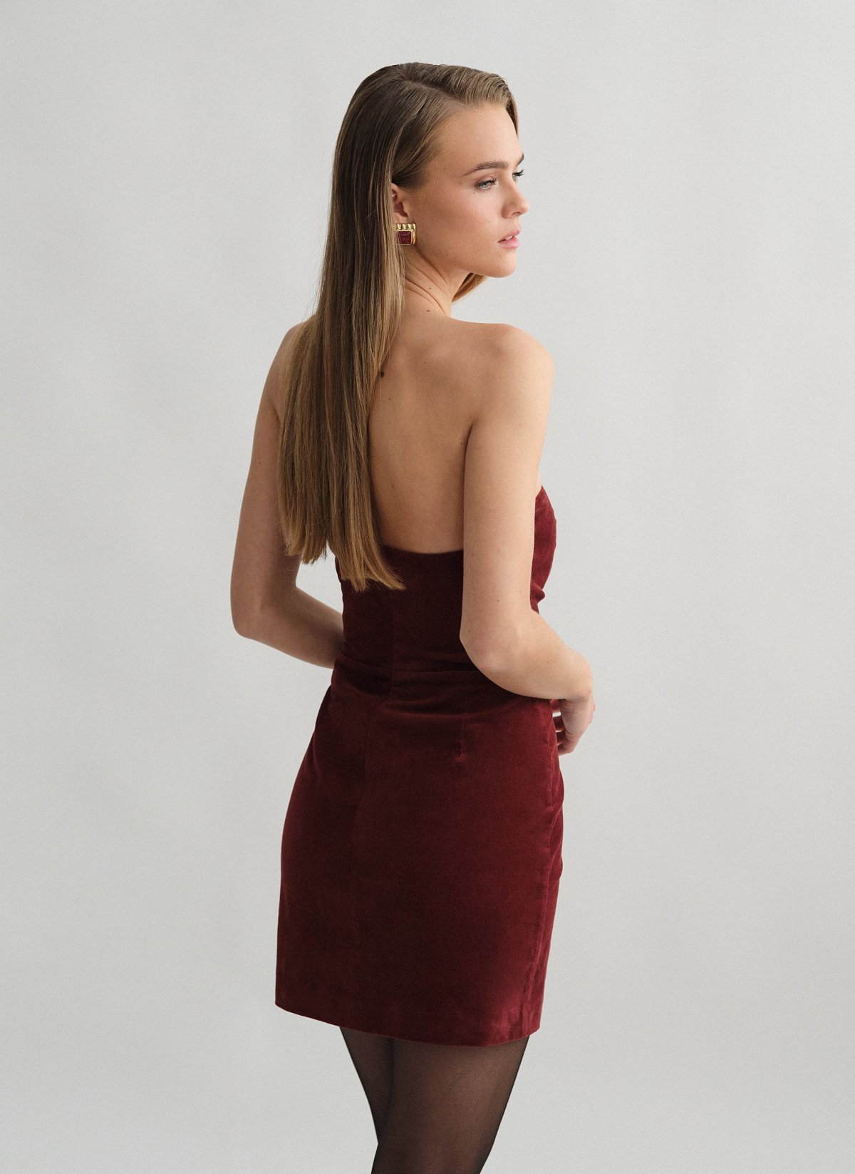 Βελούδινο στράπλες μίνι φόρεμα-6