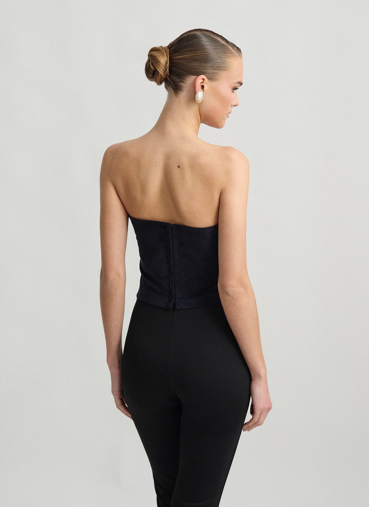 Βελούδινο κορσέ τοπ με λεπτομέρεια δαντέλα-12