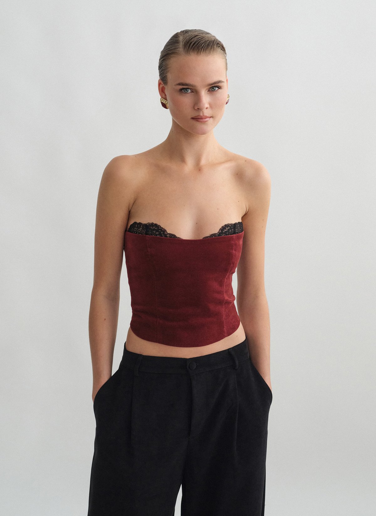 Βελούδινο κορσέ τοπ με λεπτομέρεια δαντέλα-3