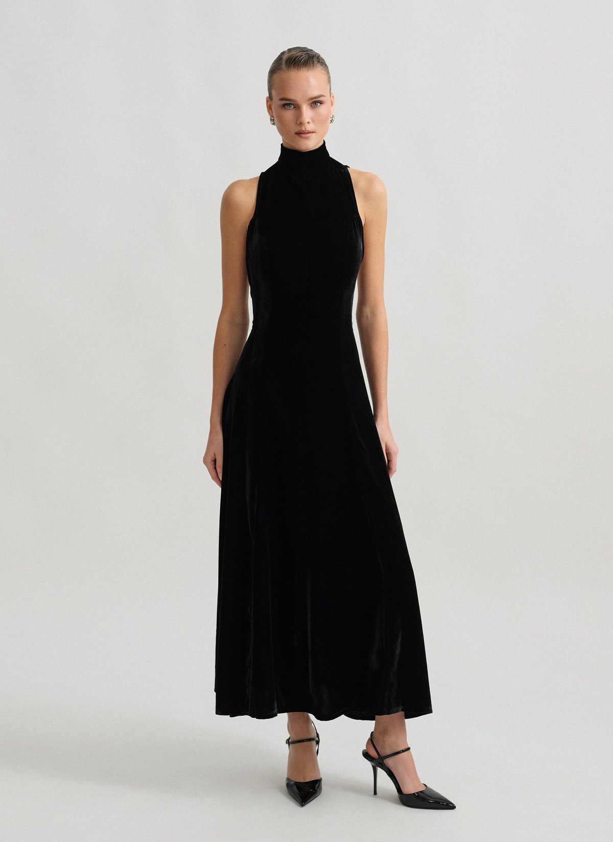Velvet maxi openback dress-1