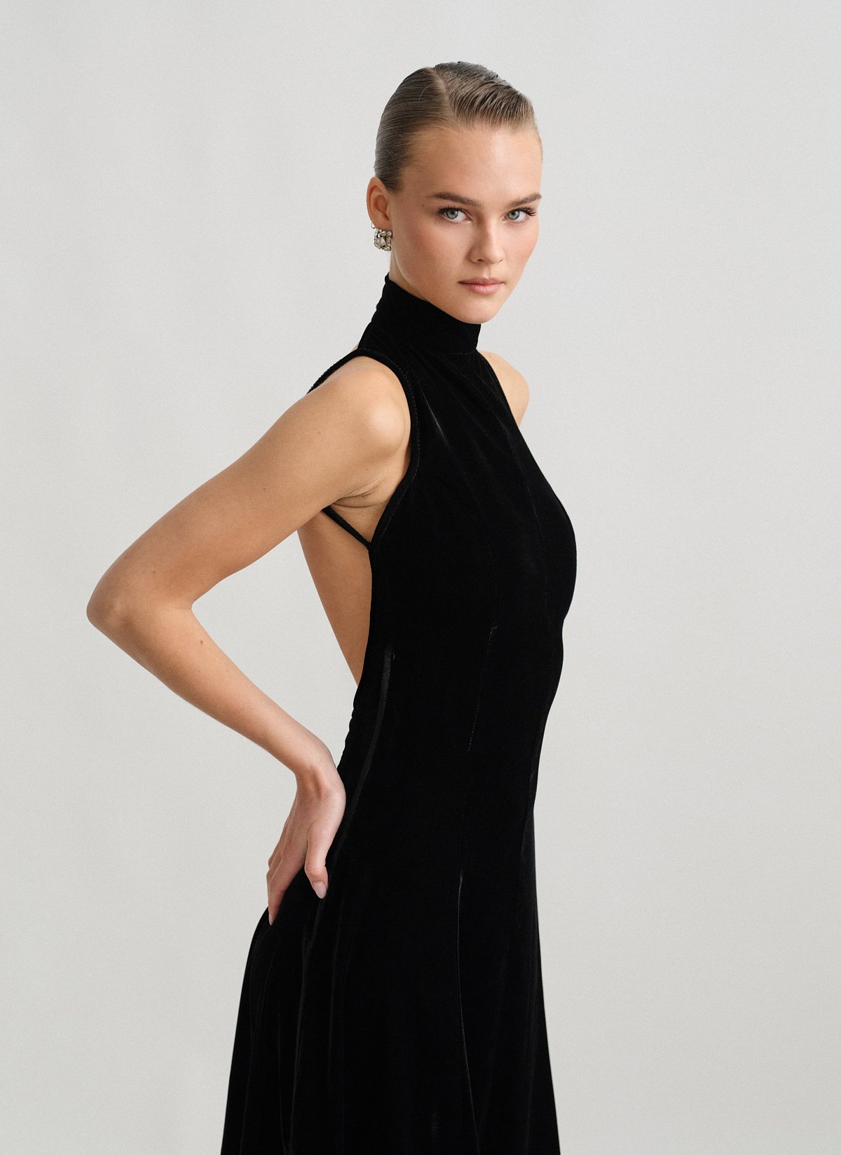 Velvet maxi openback dress-2