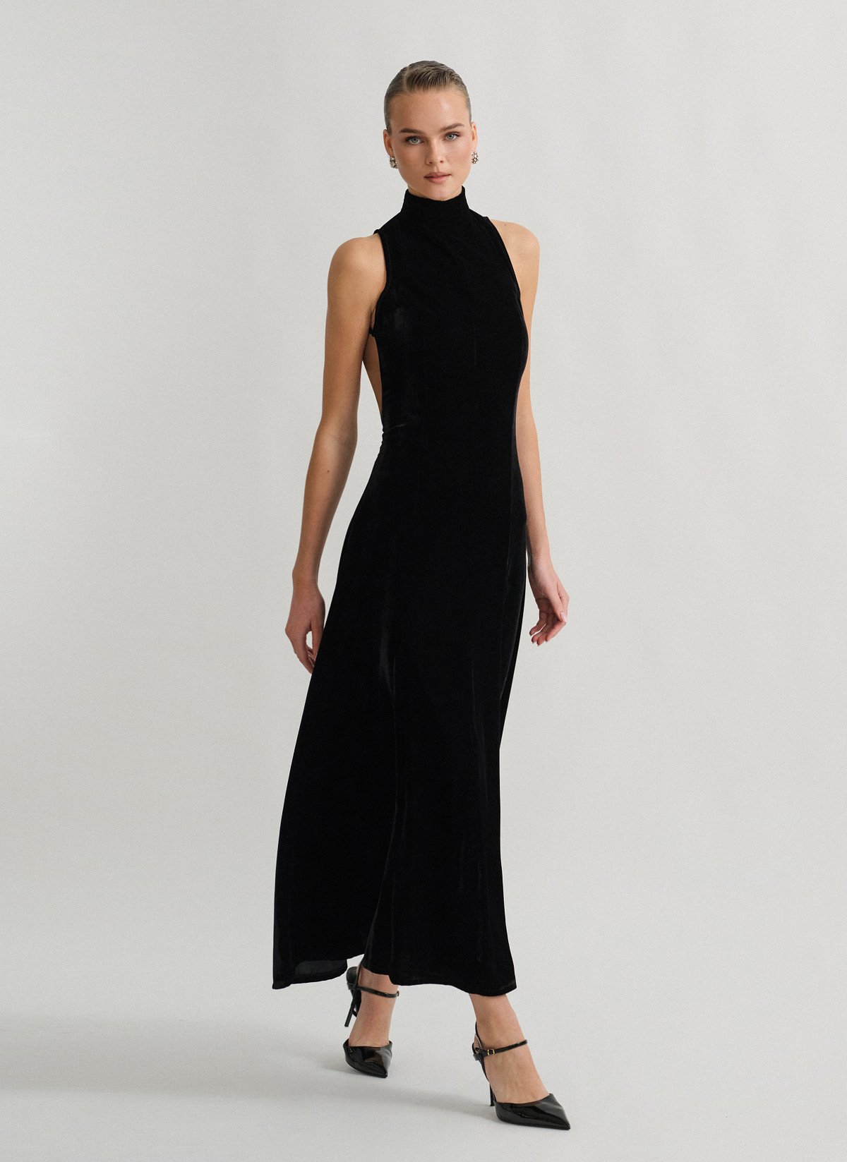Velvet maxi openback dress-4