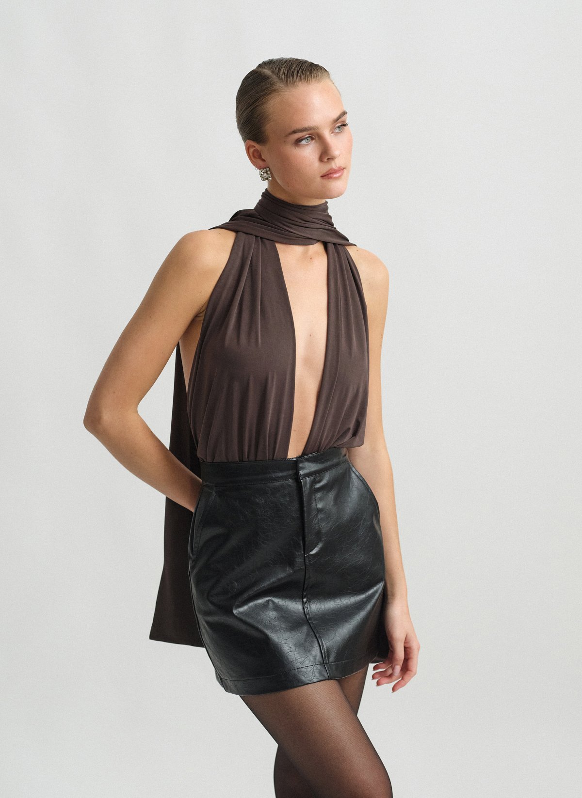 Κορμάκι halter με πολυμορφικό δέσιμο-2