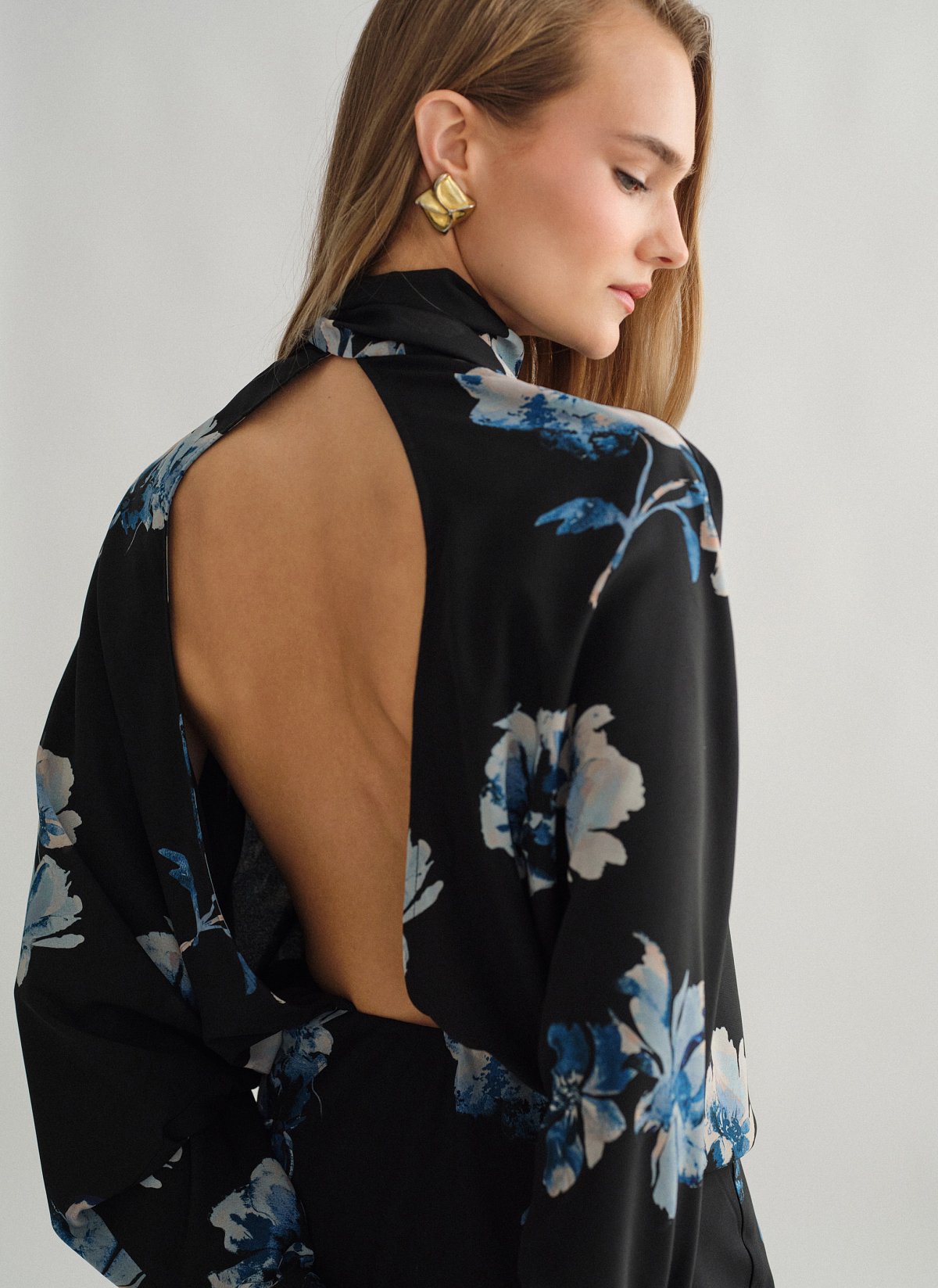 Γυναικείο ημιδιάφανο μακρυμάνικο εμπριμέ μίνι φόρεμα