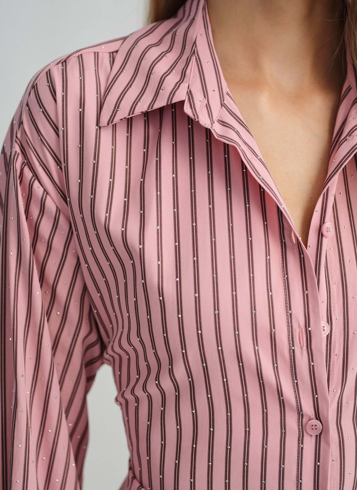 Γυναικείο oversized ριγέ πουκάμισο ποπλίνα με στρας