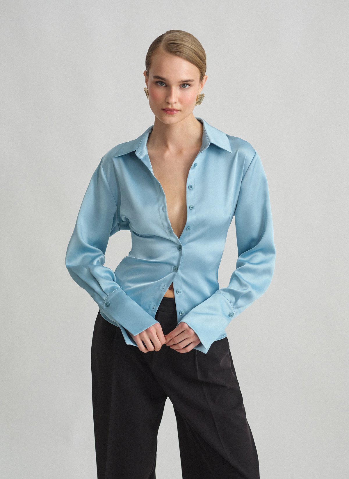 Γυναικείο σατέν πουκάμισο με με χιαστί δέσιμο