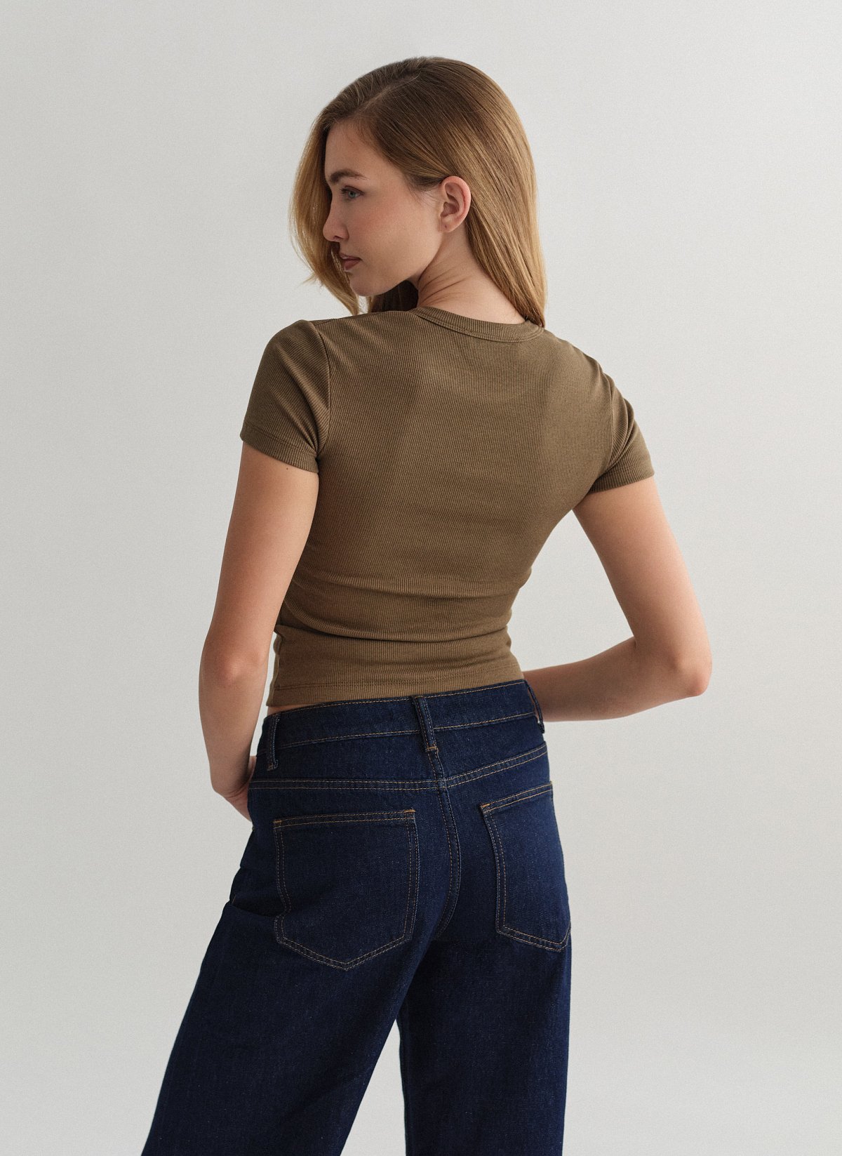 Γυναικεία κοντομάνικη μπλούζα ριπ