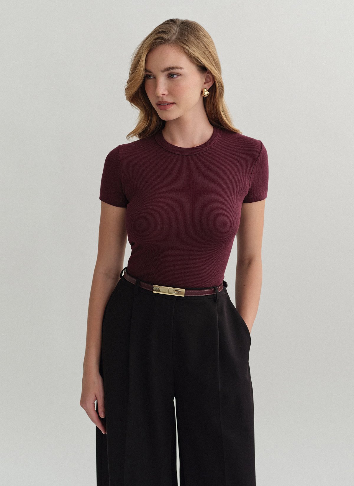 Γυναικεία κοντομάνικη μπλούζα ριπ