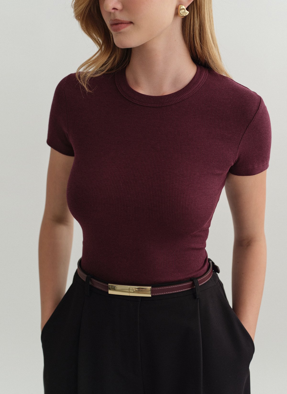 Γυναικεία κοντομάνικη μπλούζα ριπ