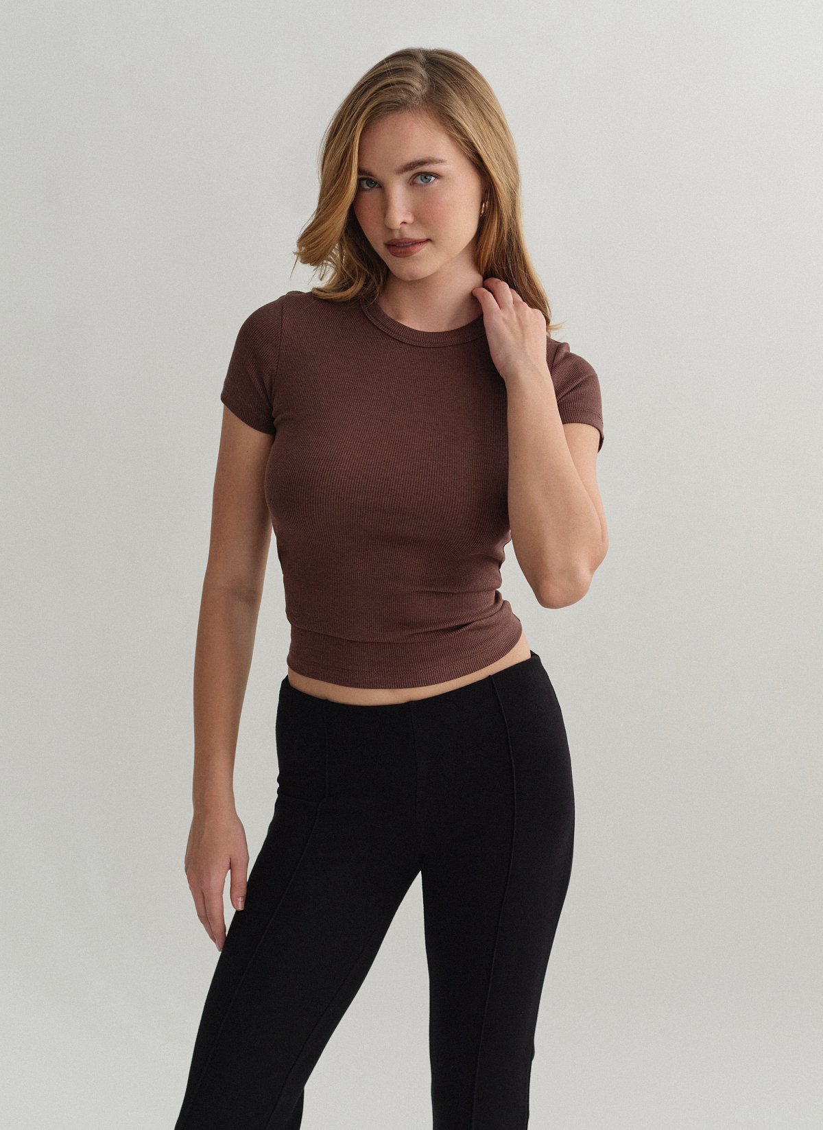 Γυναικεία κοντομάνικη μπλούζα ριπ