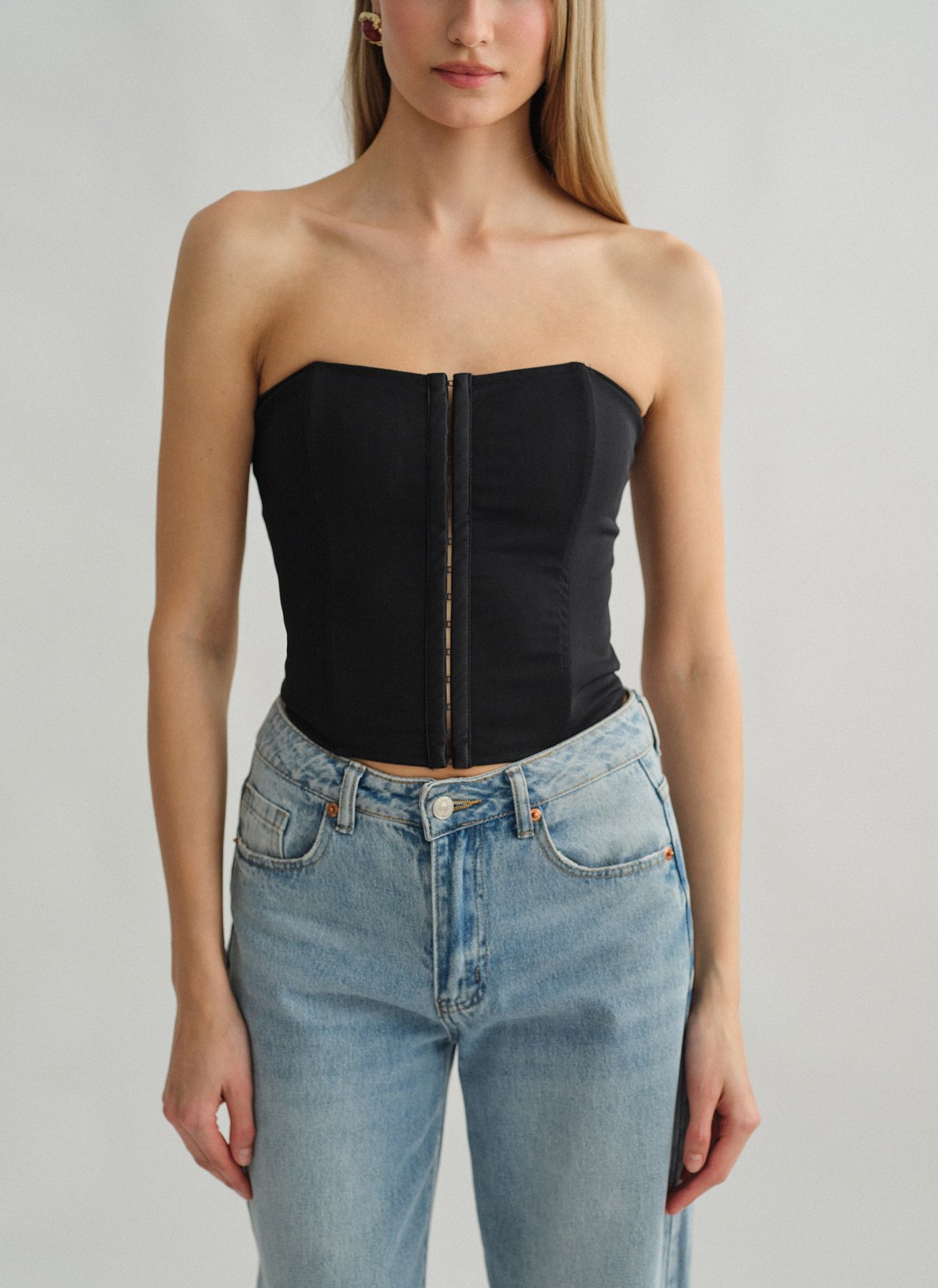 Γυναικείο τοπ σε στυλ κορσέ με τούλι