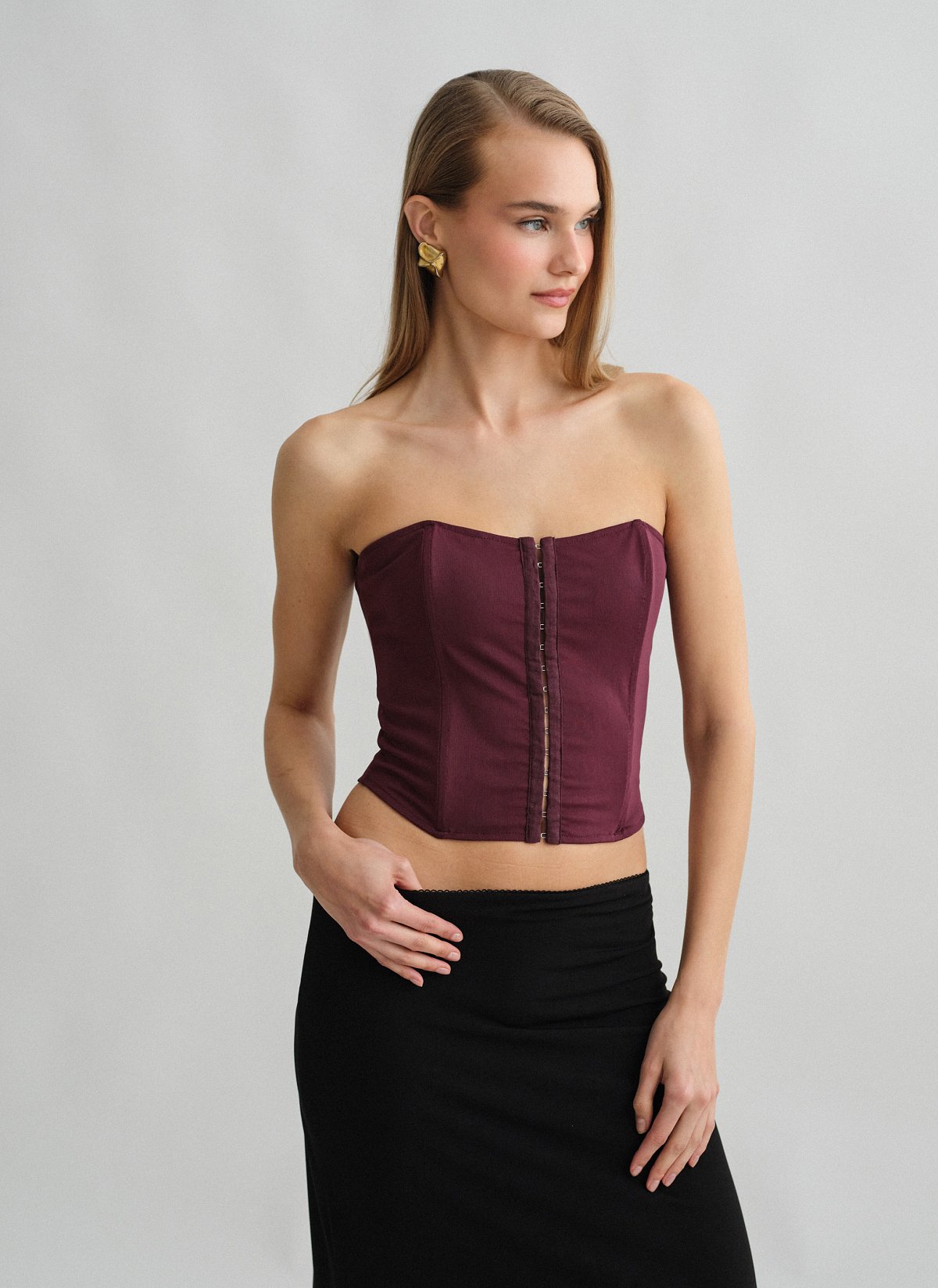 Γυναικείο τοπ σε στυλ κορσέ με τούλι