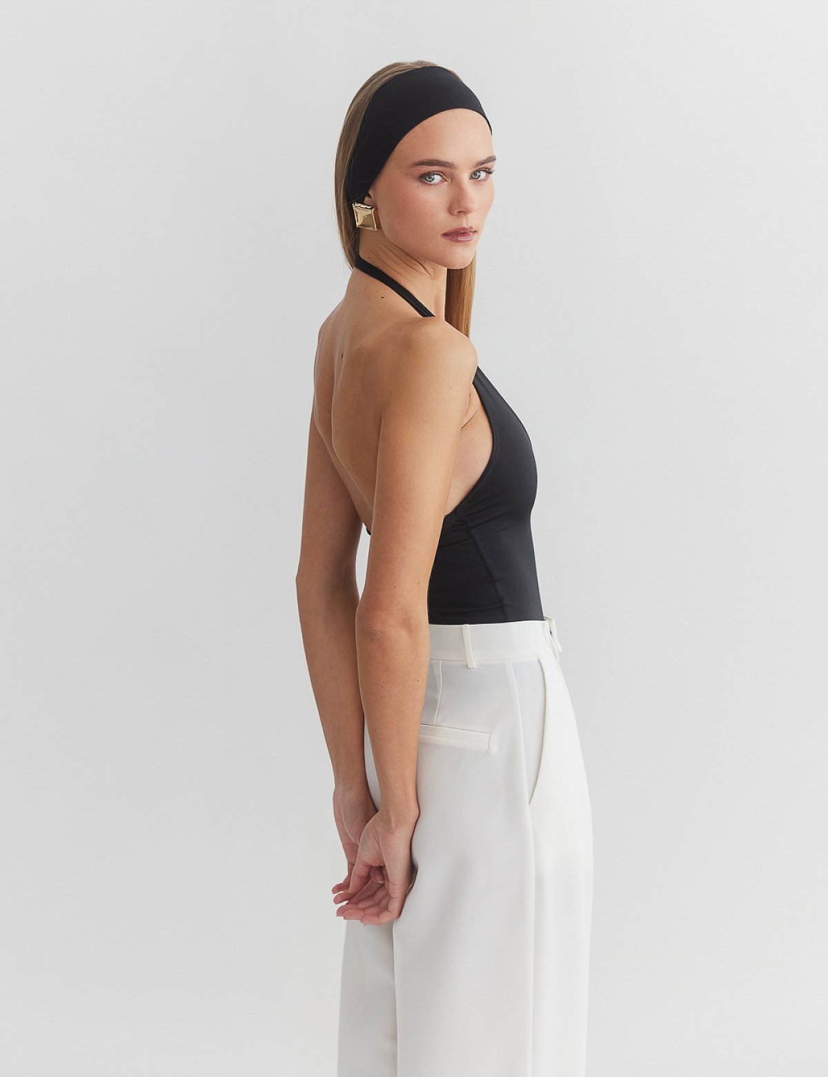 Γυναικείο κορμάκι με λαιμόκοψη halter