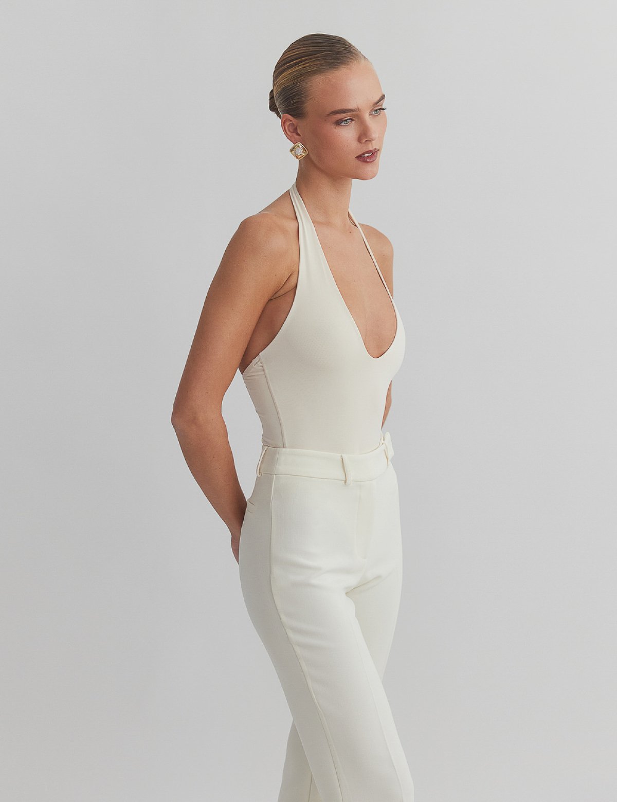 Γυναικείο κορμάκι με λαιμόκοψη halter