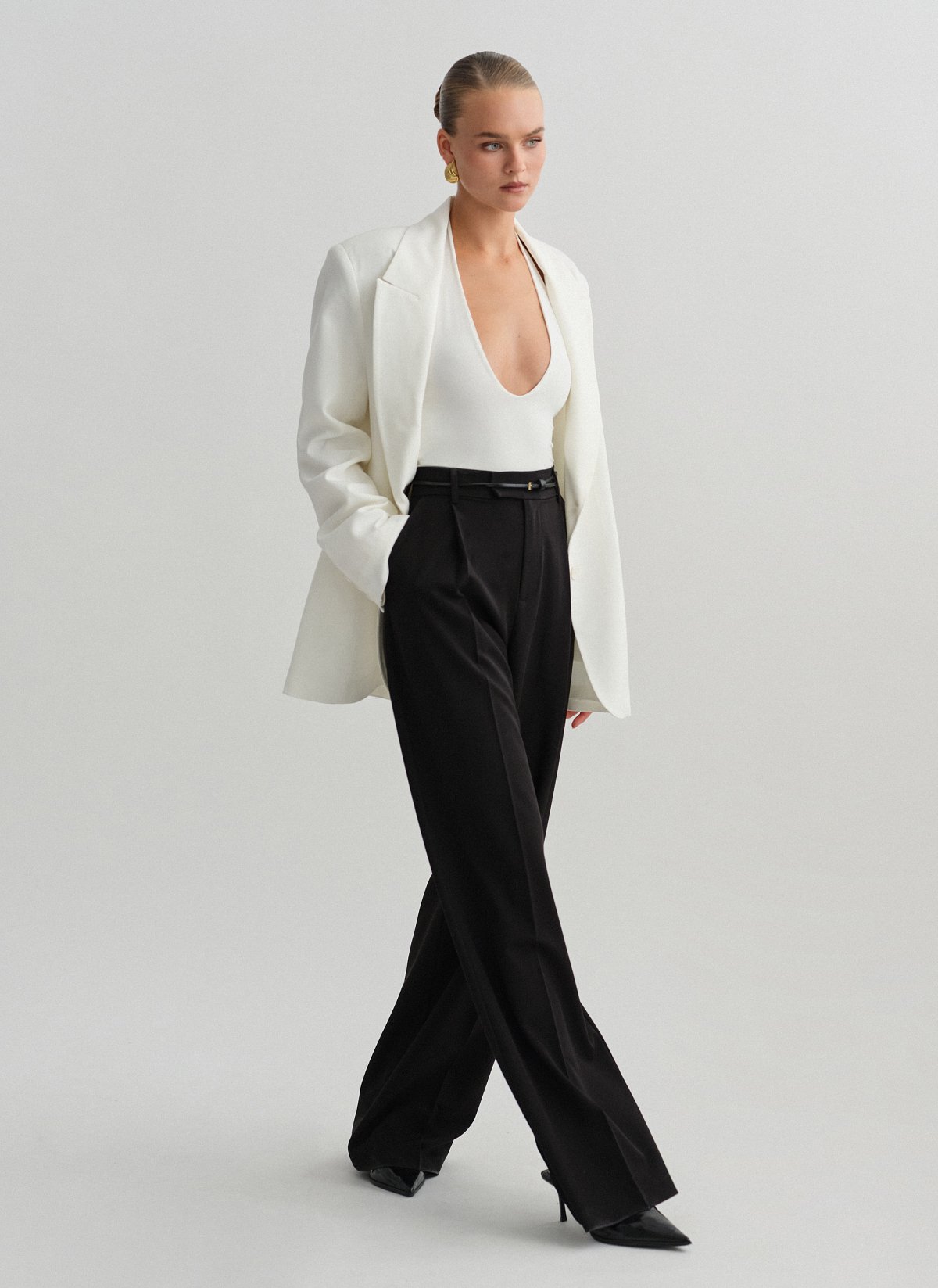 Γυναικείο υφασμάτινο παντελόνι με τσάκιση