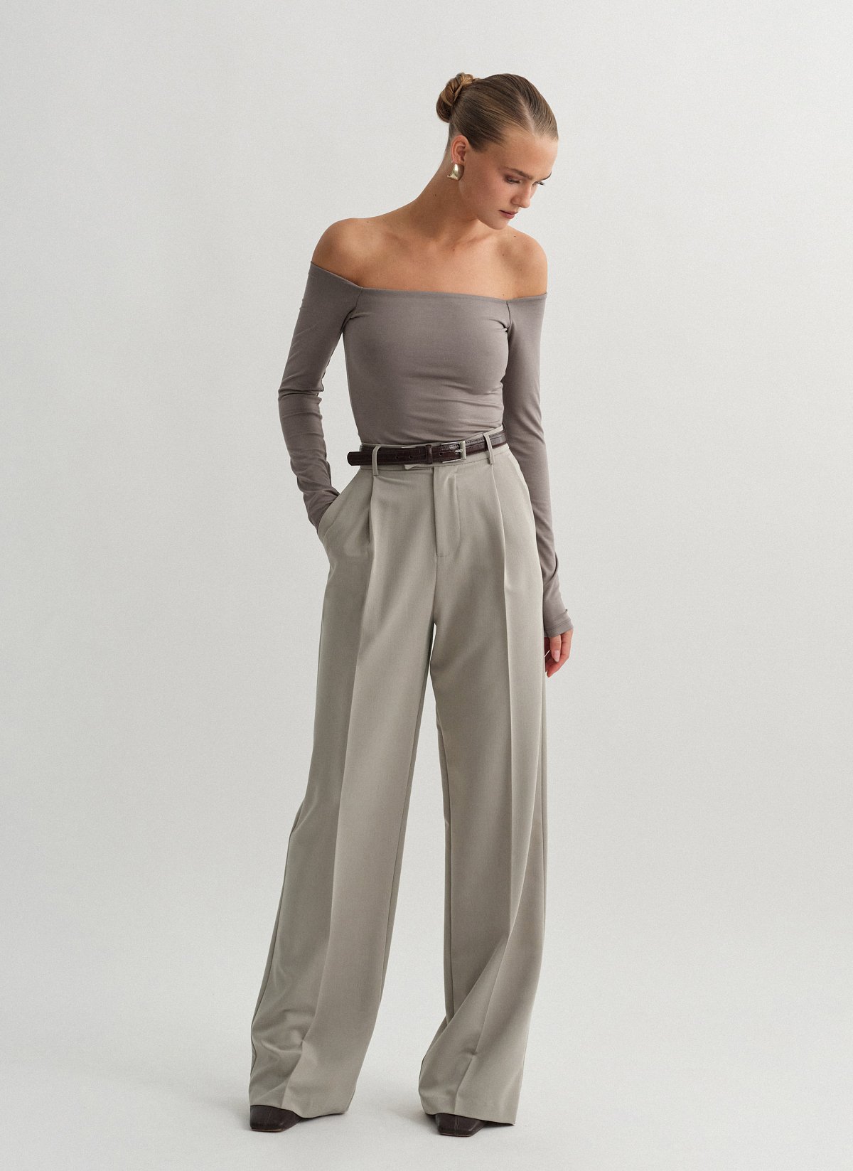 Γυναικείο υφασμάτινο παντελόνι με τσάκιση