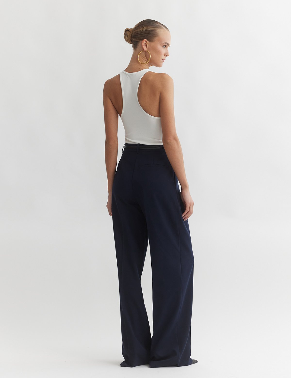 Γυναικείο υφασμάτινο παντελόνι με τσάκιση