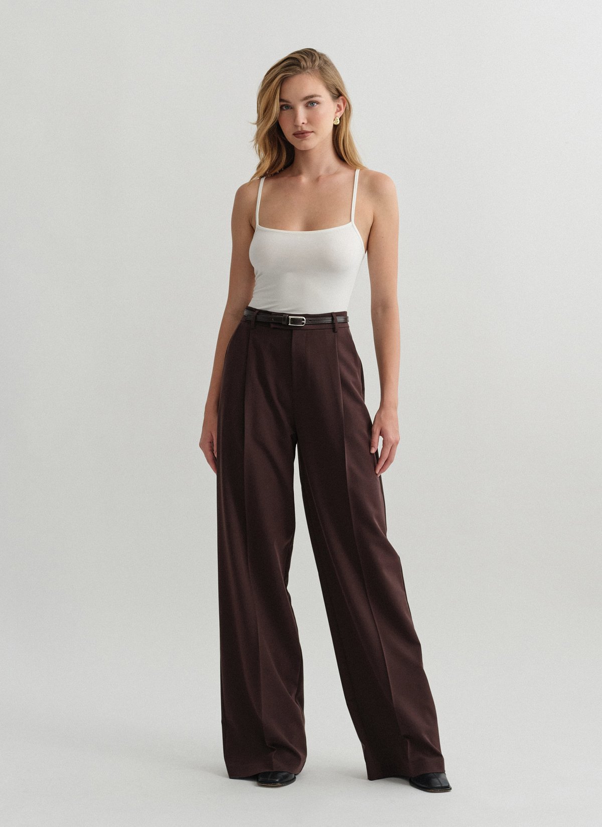 Υφασμάτινο παντελόνι με τσάκιση-2