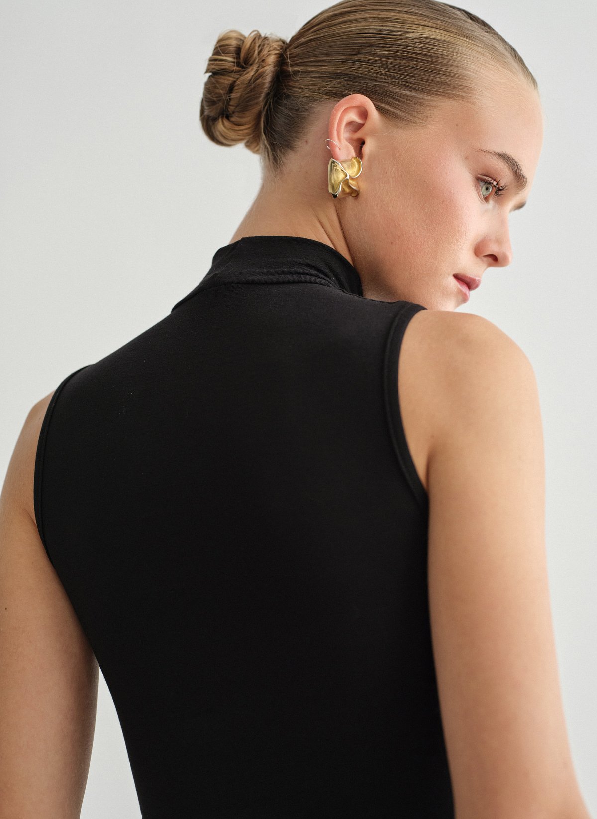 Γυναικεία αμάνικη μπλούζα με όρθιο γιακά bamboo