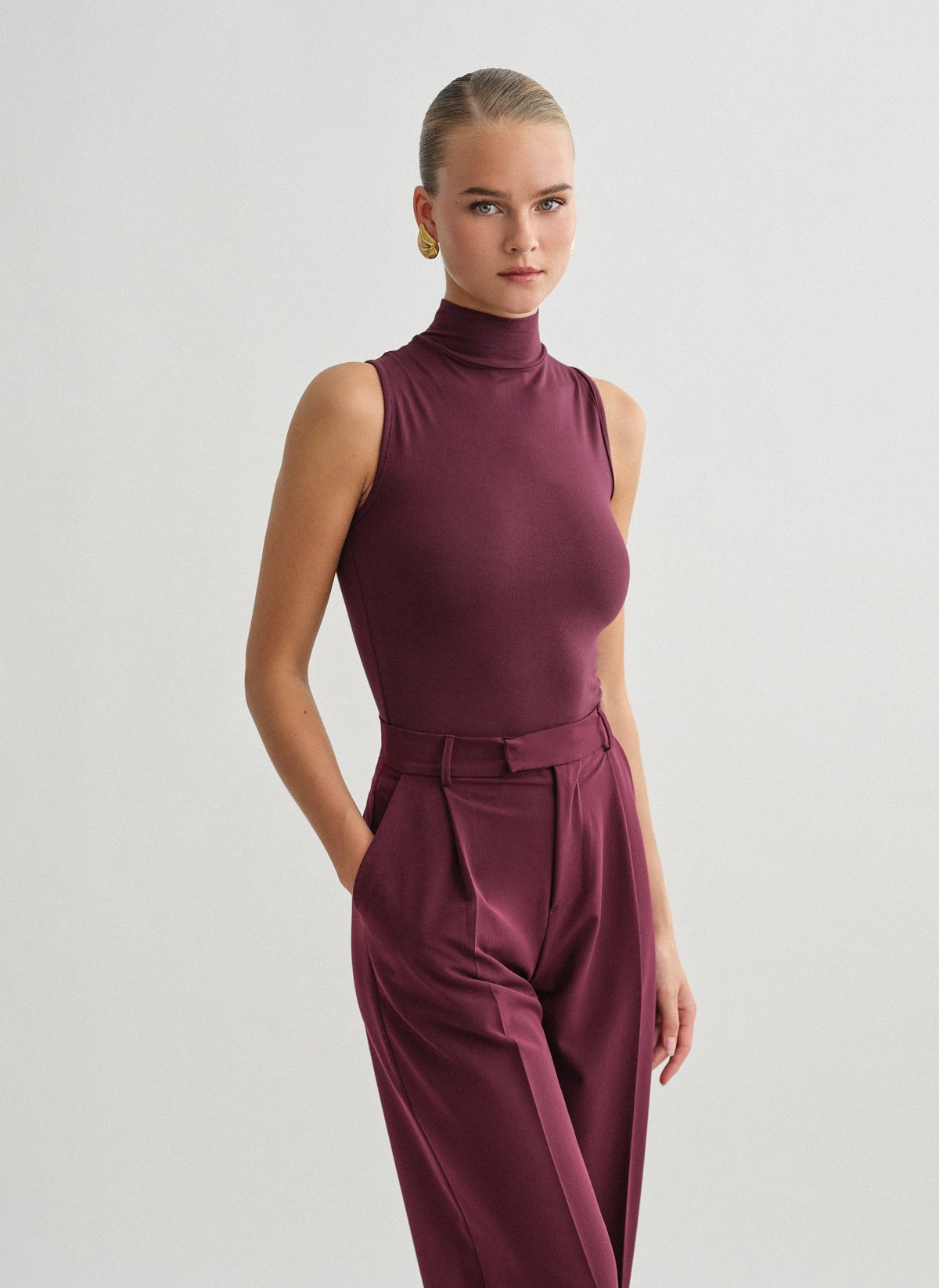 Γυναικεία αμάνικη μπλούζα με όρθιο γιακά bamboo