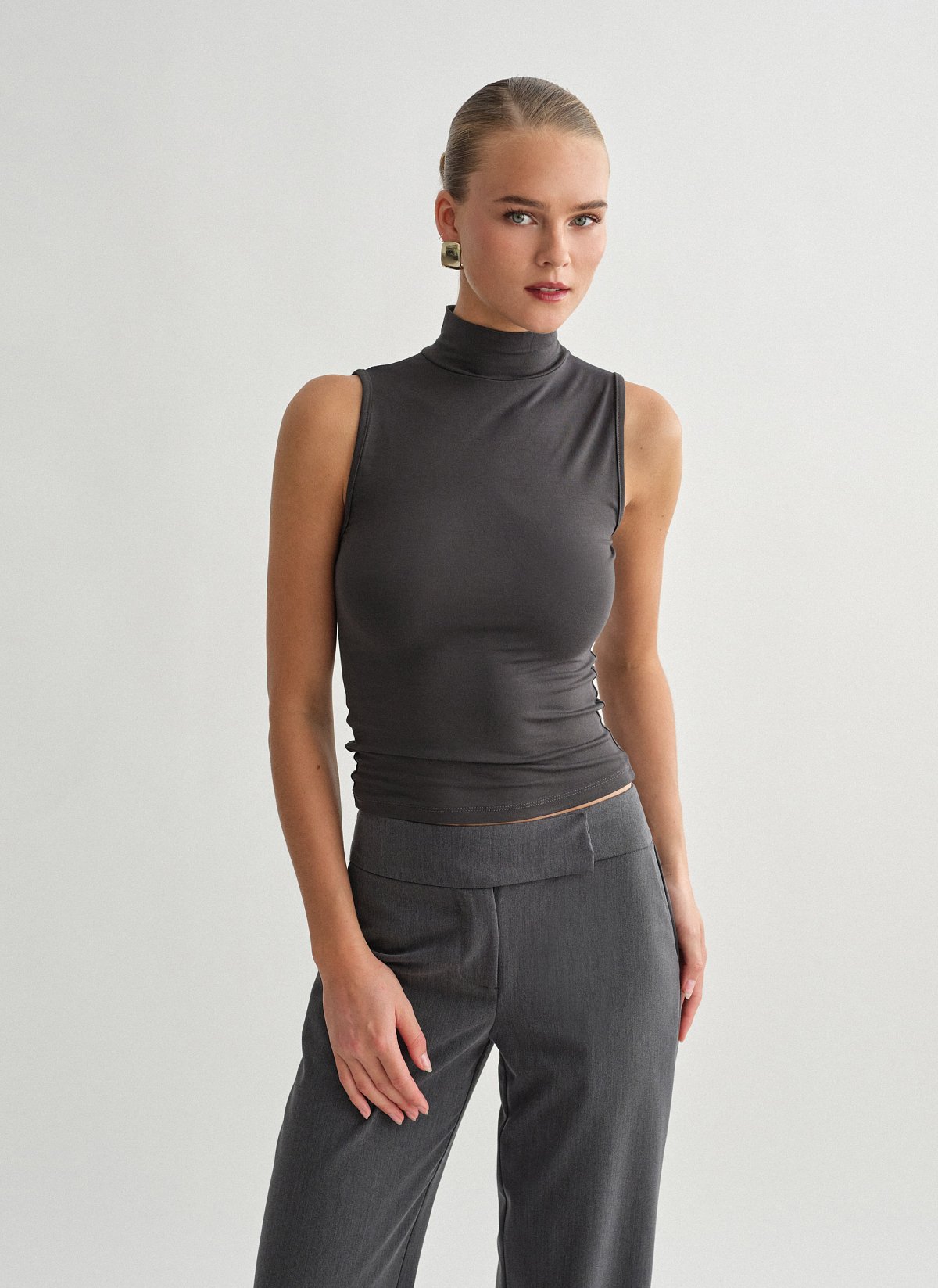 Γυναικεία αμάνικη μπλούζα με όρθιο γιακά bamboo