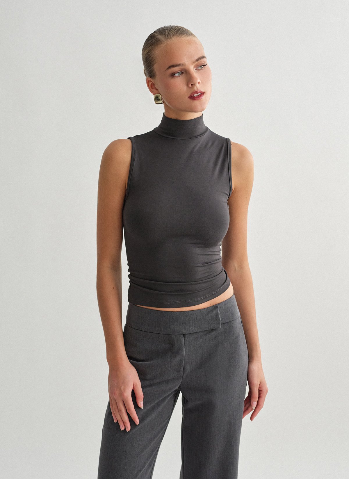 Γυναικεία αμάνικη μπλούζα με όρθιο γιακά bamboo