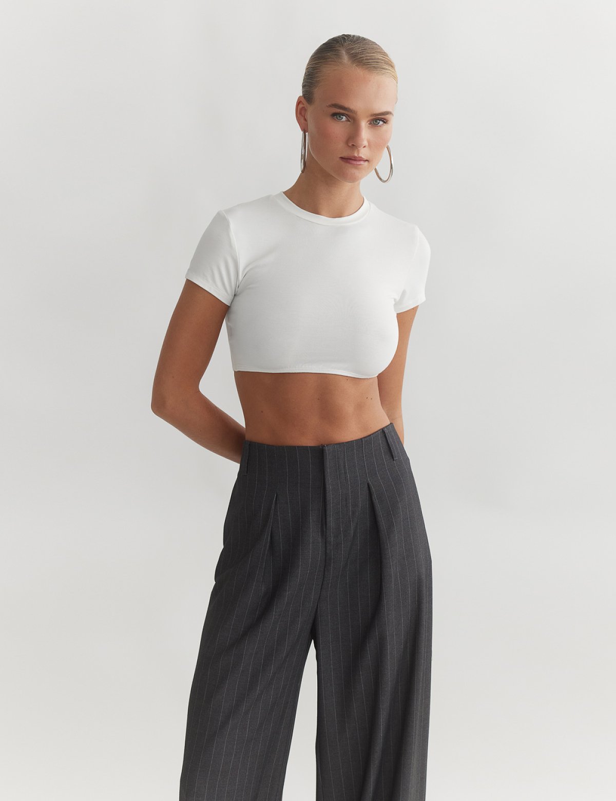 Γυναικείο κοντομάνικο crop τοπ με λάστιχο bamboo