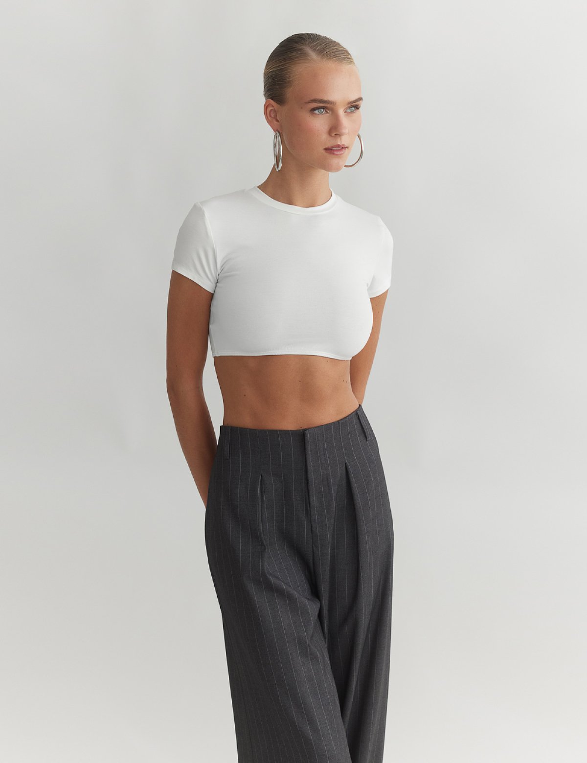 Γυναικείο κοντομάνικο crop τοπ με λάστιχο bamboo