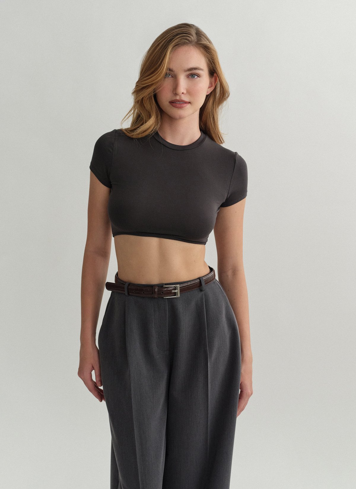 Γυναικείο κοντομάνικο crop τοπ με λάστιχο bamboo