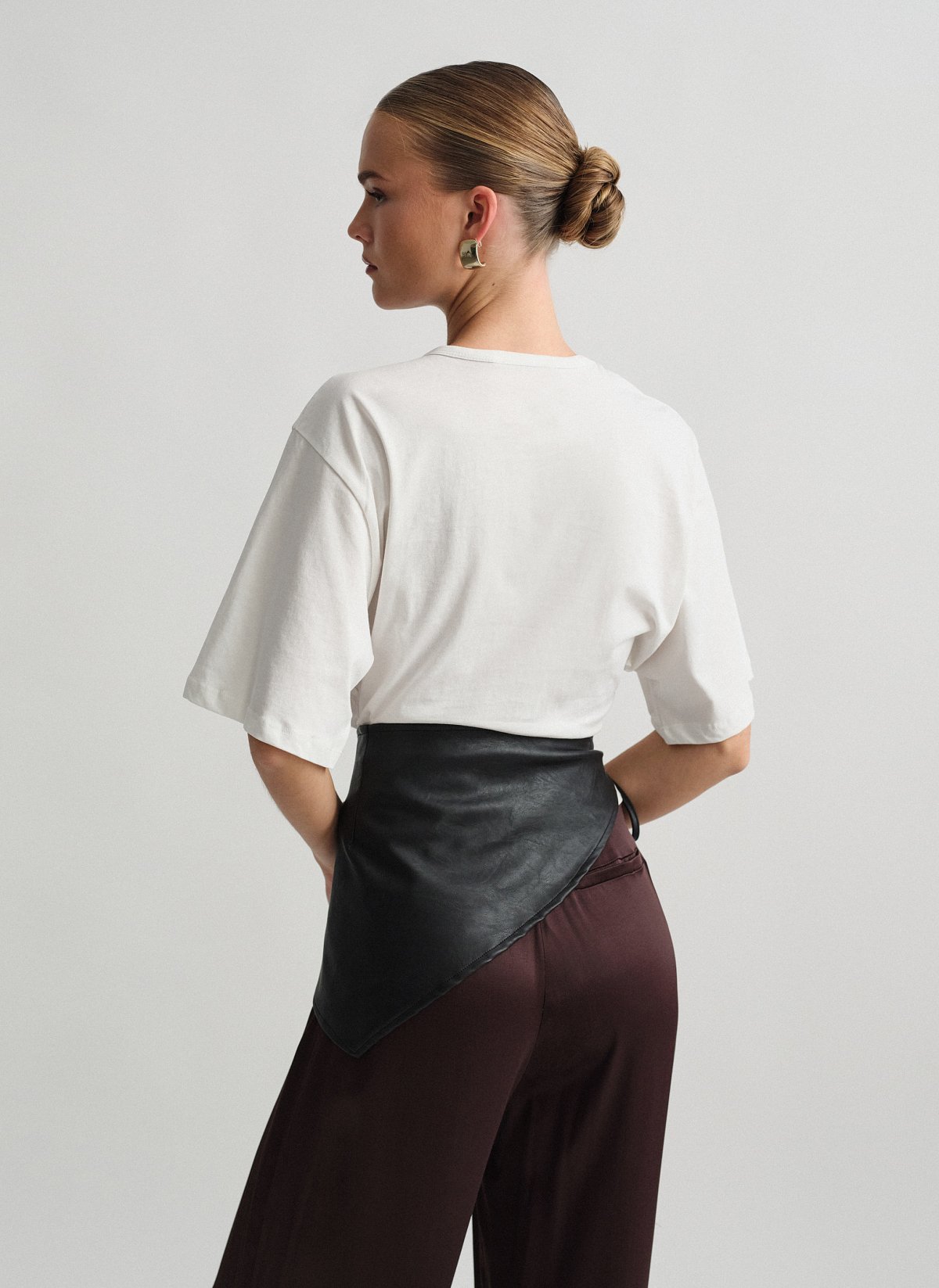 Φαρδιά ζώνη με δερμάτινη όψη-2