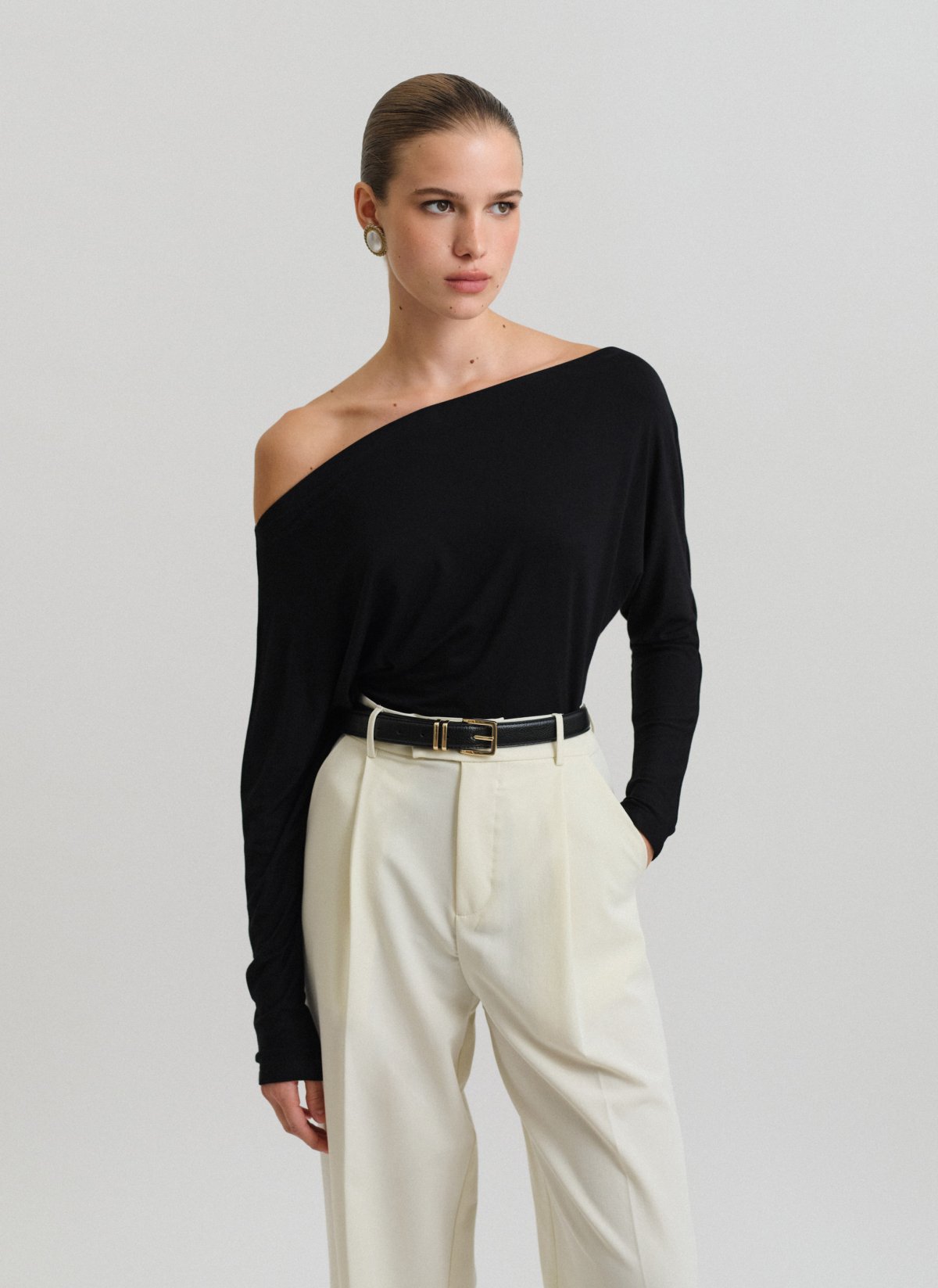 Bamboo fitted off-shoulder blouse-14