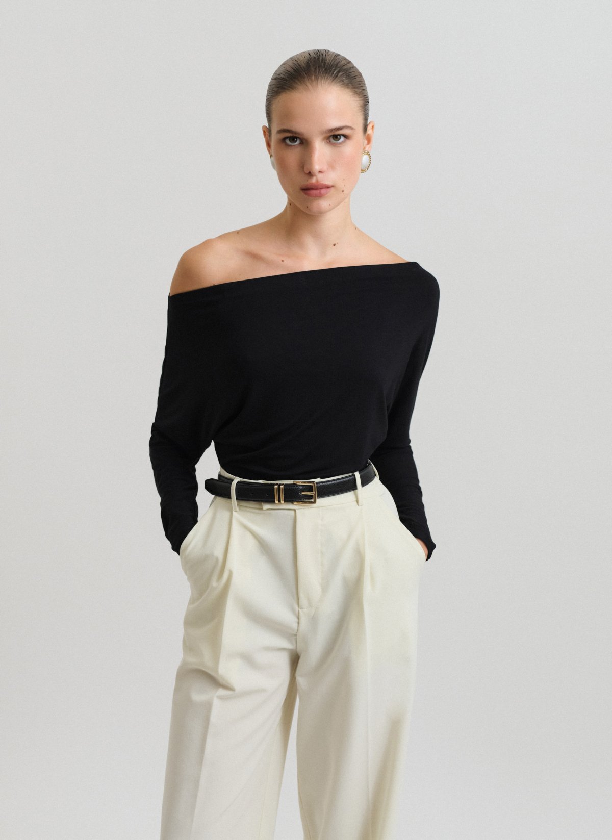 Bamboo fitted off-shoulder blouse-15