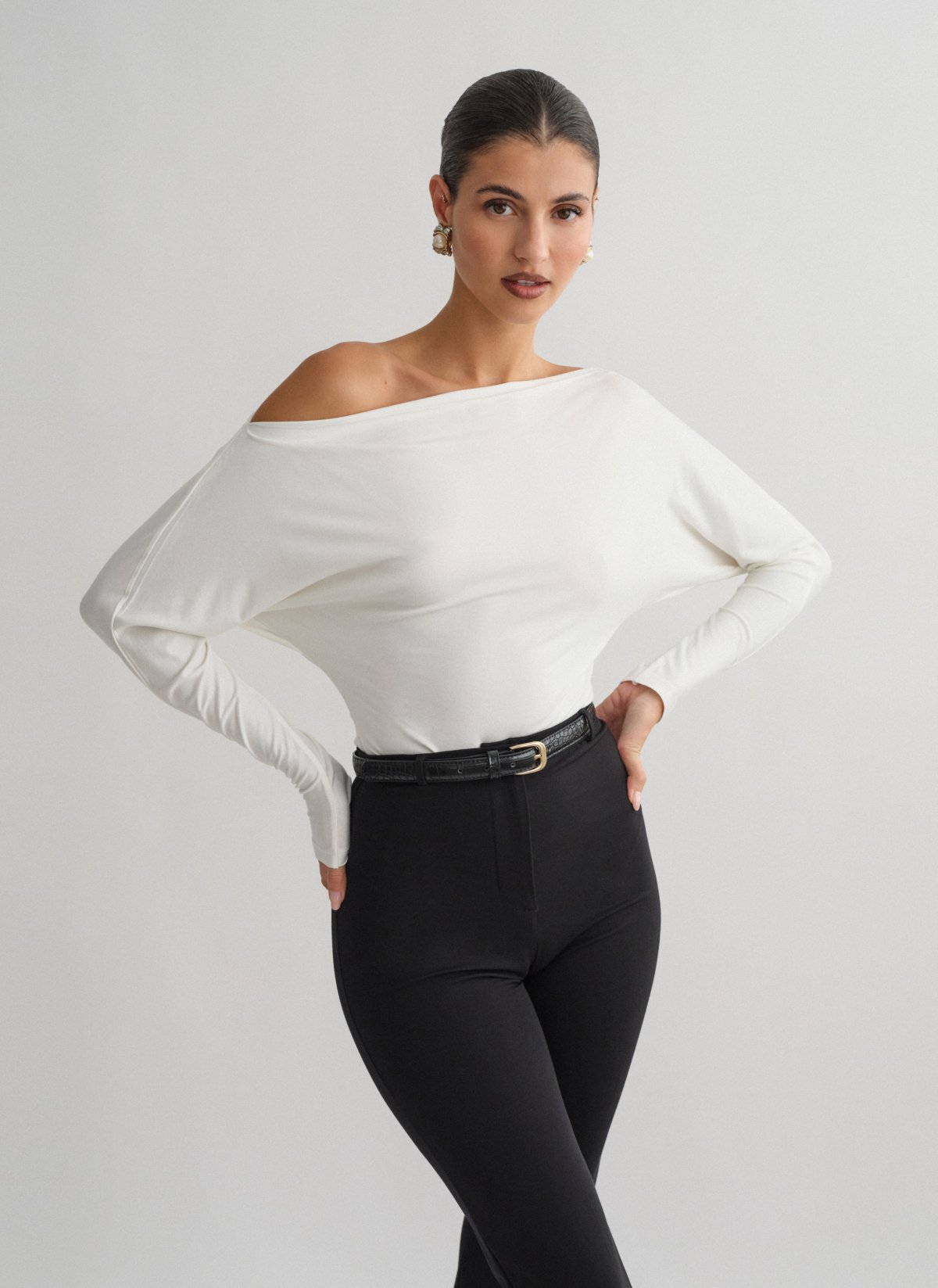 Bamboo fitted off-shoulder blouse-12