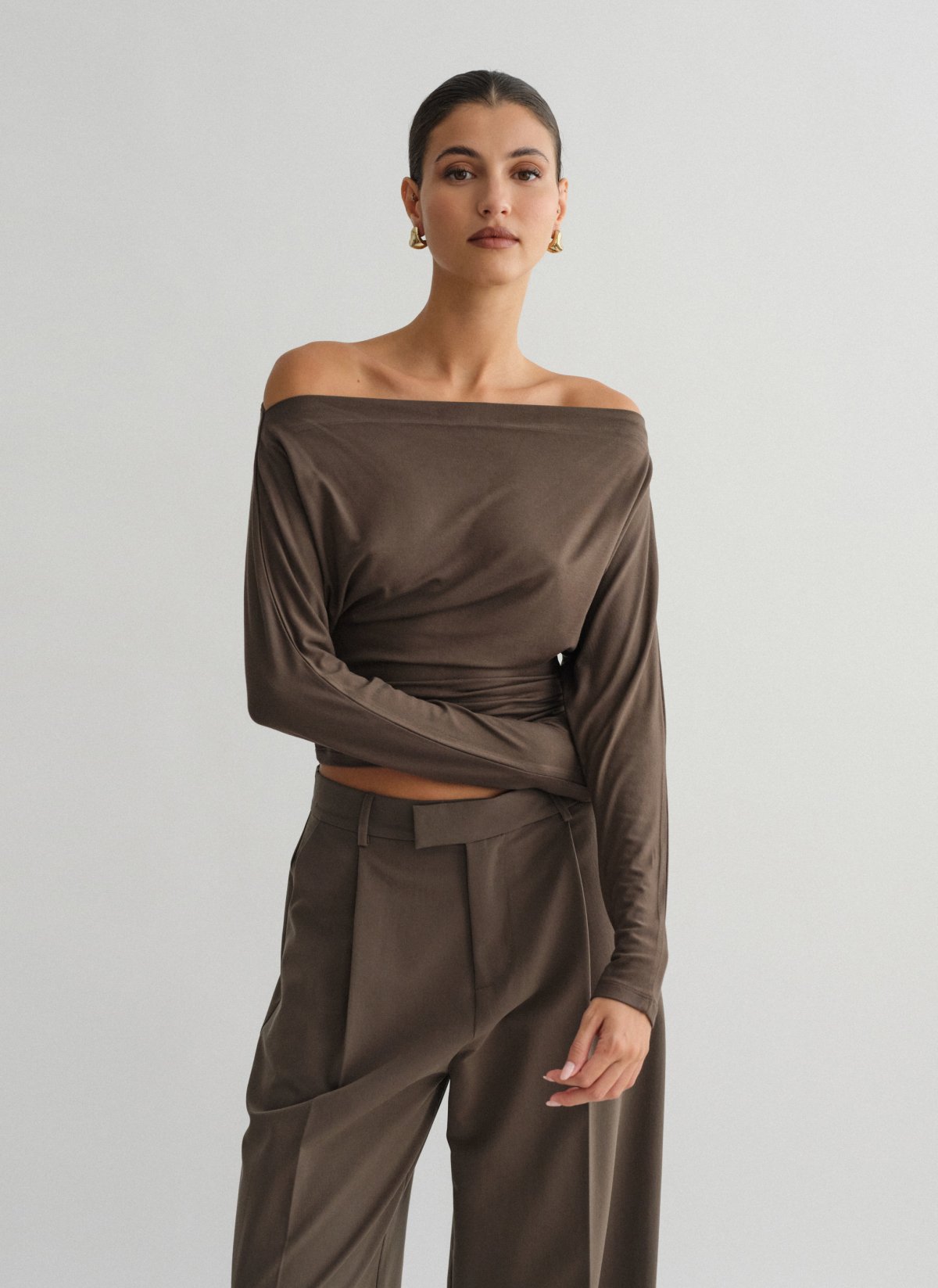 Bamboo fitted off-shoulder blouse-17