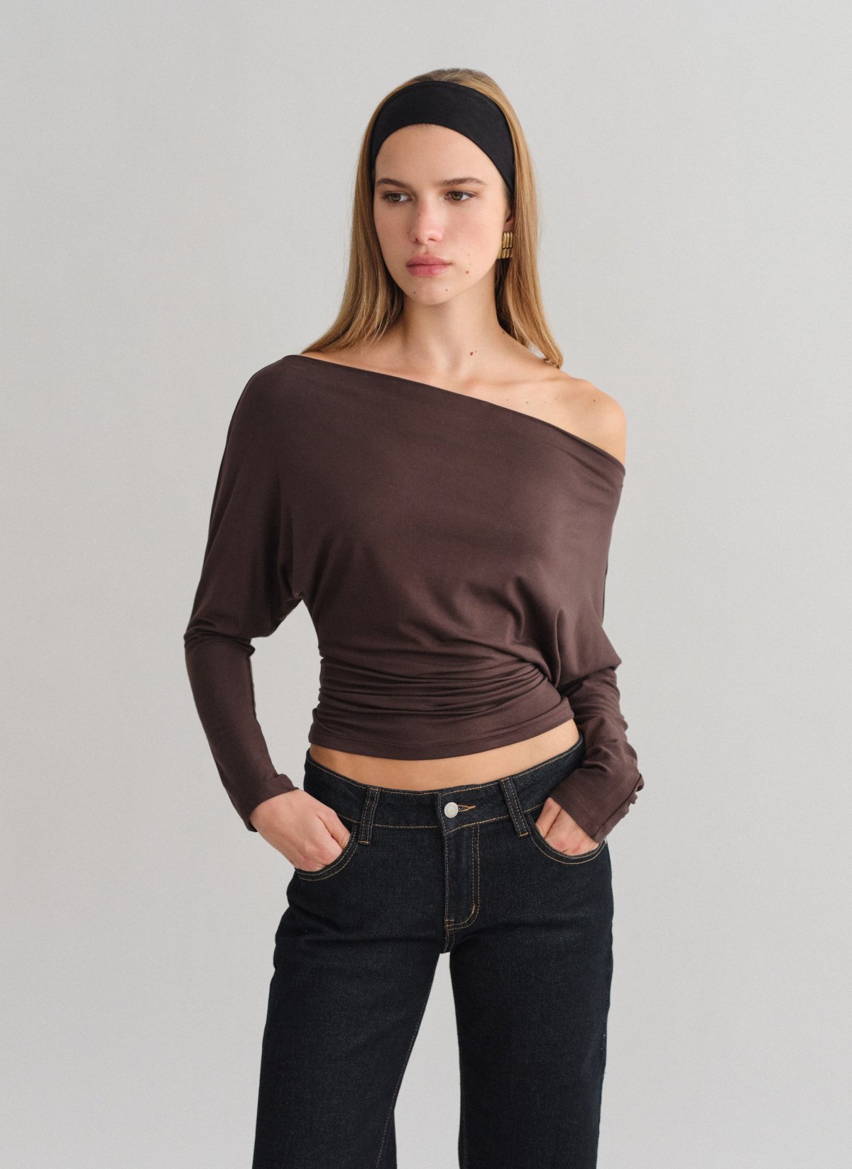 Bamboo fitted off-shoulder blouse-24