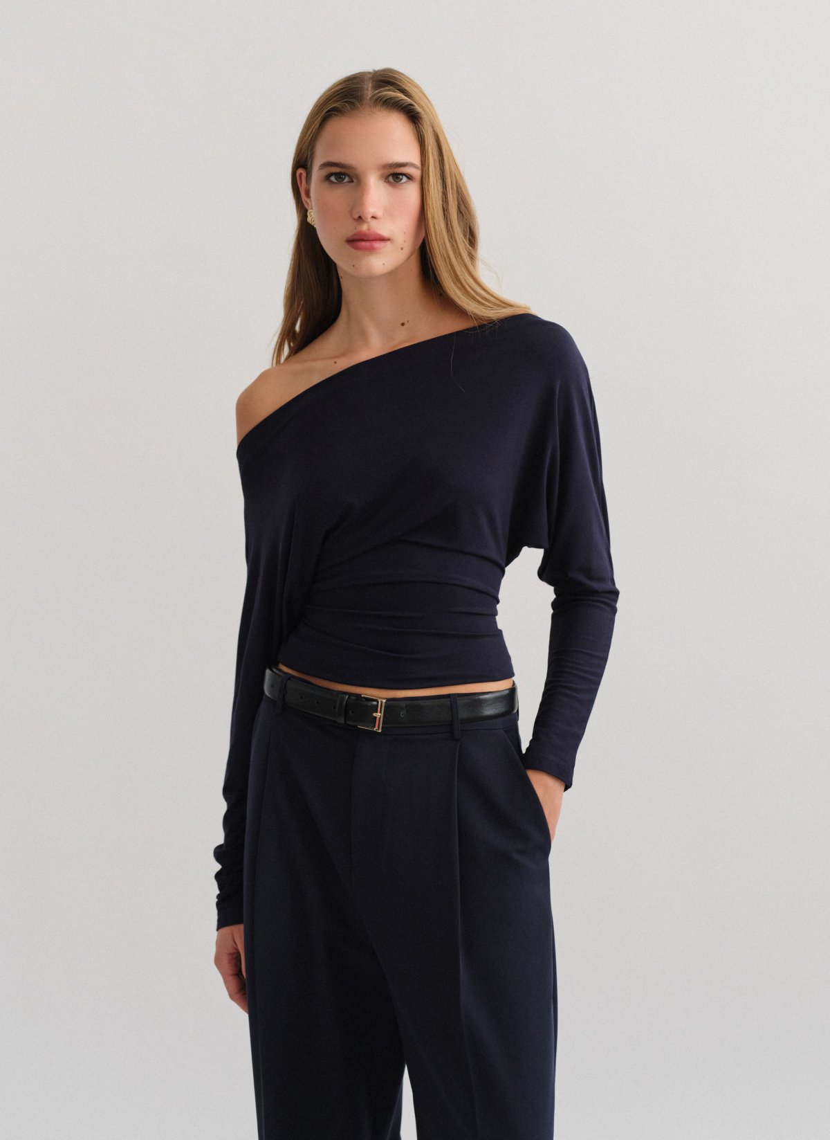 Bamboo fitted off-shoulder blouse-19