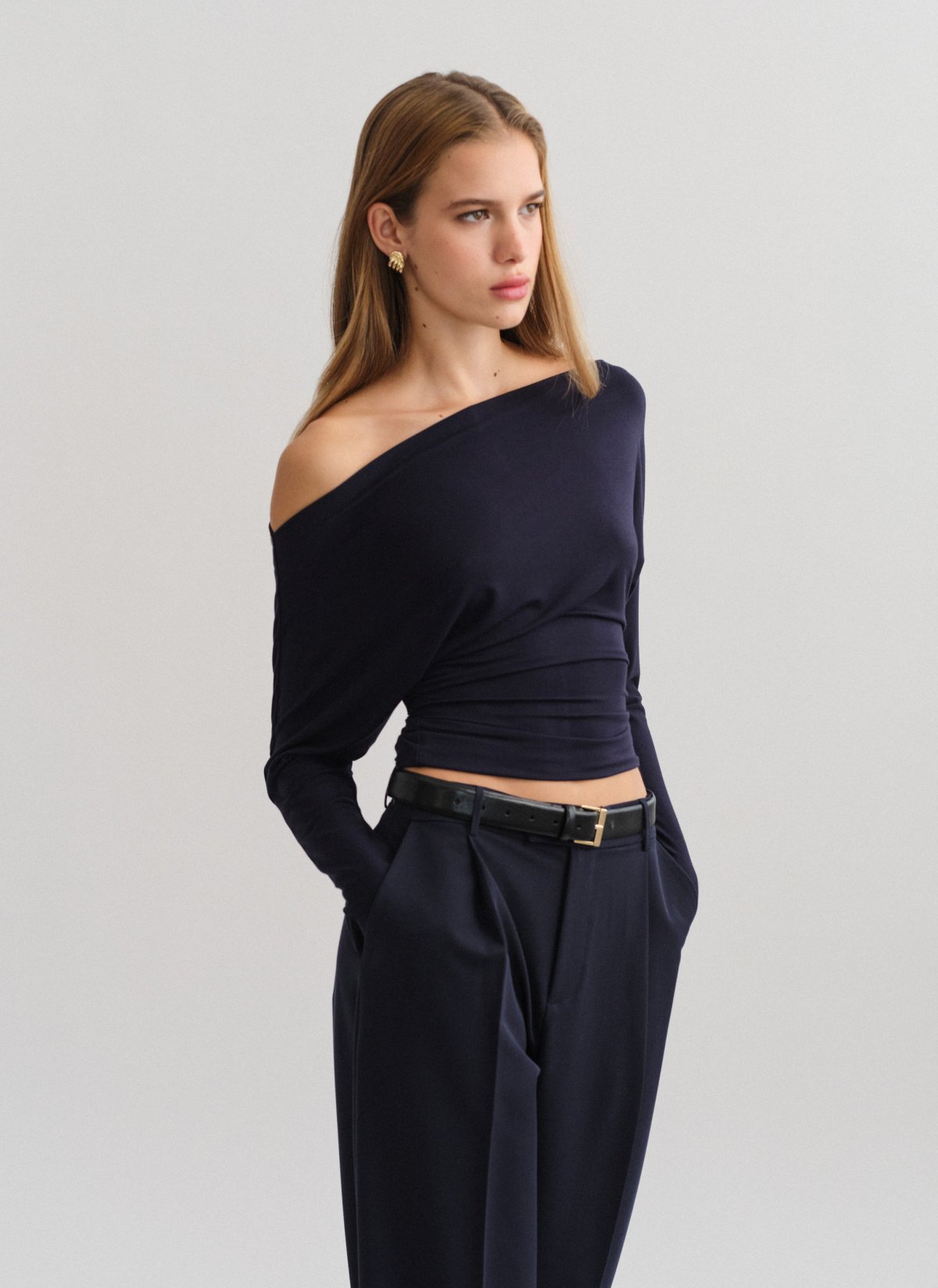 Bamboo fitted off-shoulder blouse-21