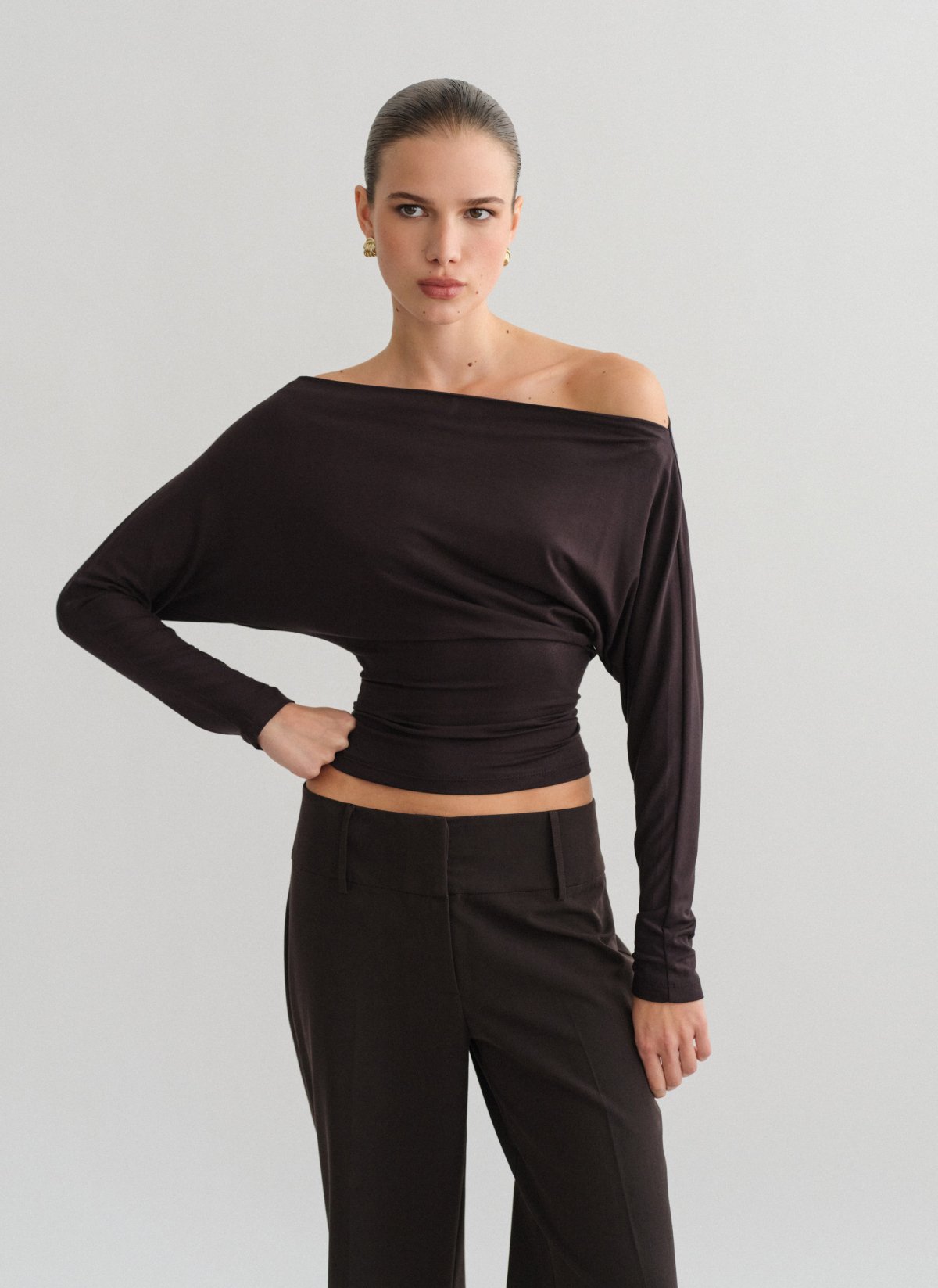 Bamboo fitted off-shoulder blouse-1